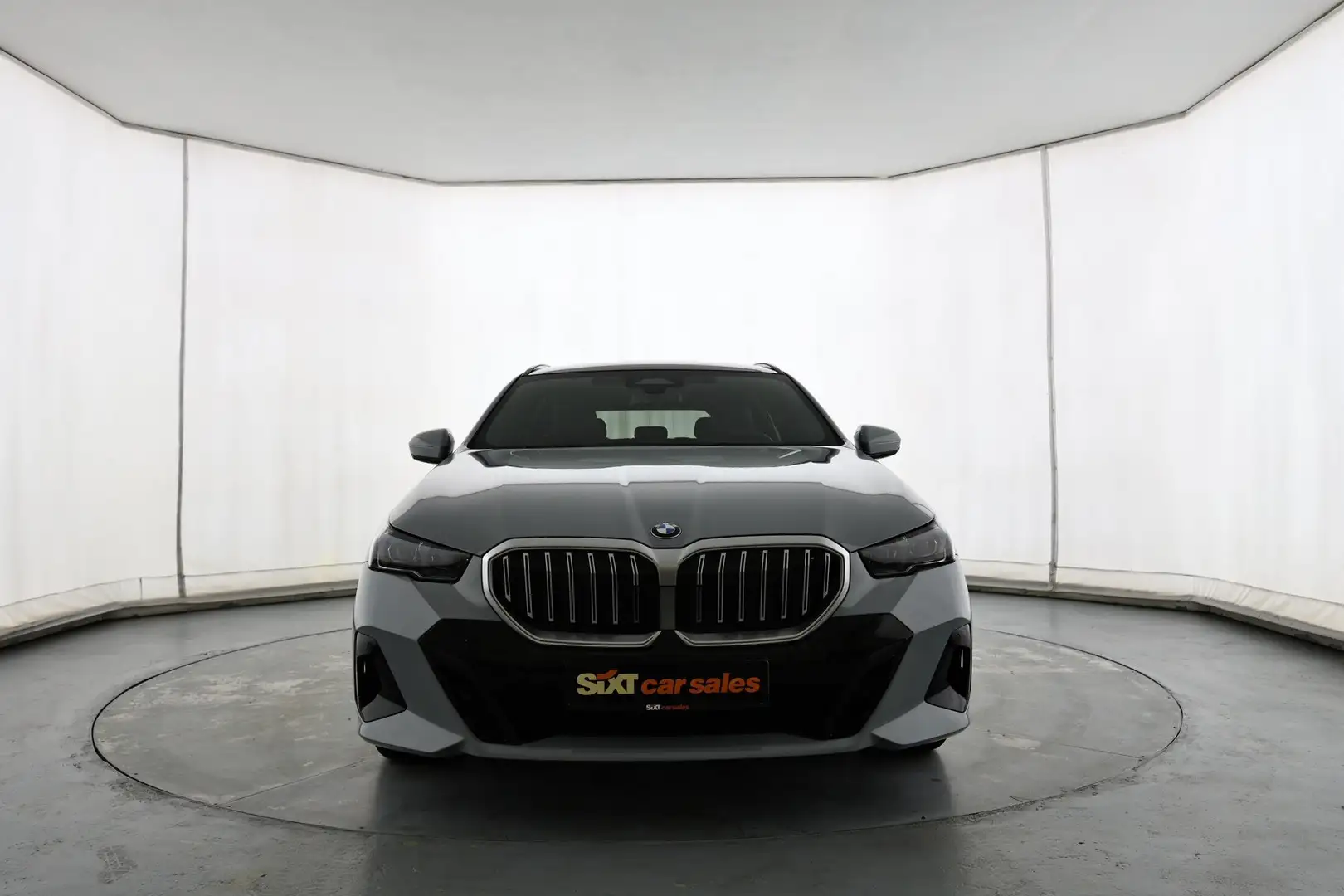 BMW 520 d xDr. M Sport ACC|Lüft|Pan|PA+360|harman|AHK Grau - 2