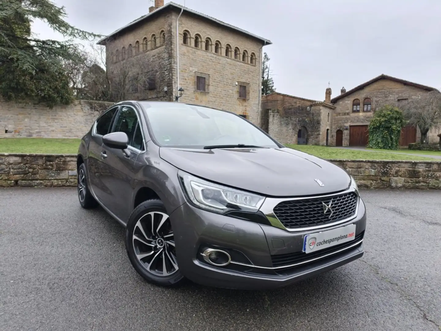 DS Automobiles DS 4 1.6 BlueHDi S&S EAT6 Style 120 Gris - 1