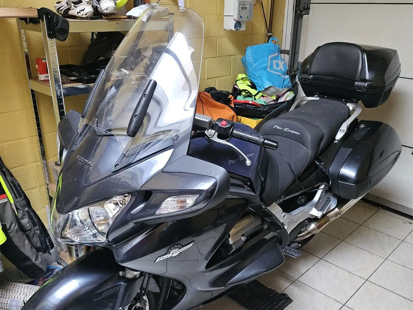 Honda ST 1300 Blue - 1