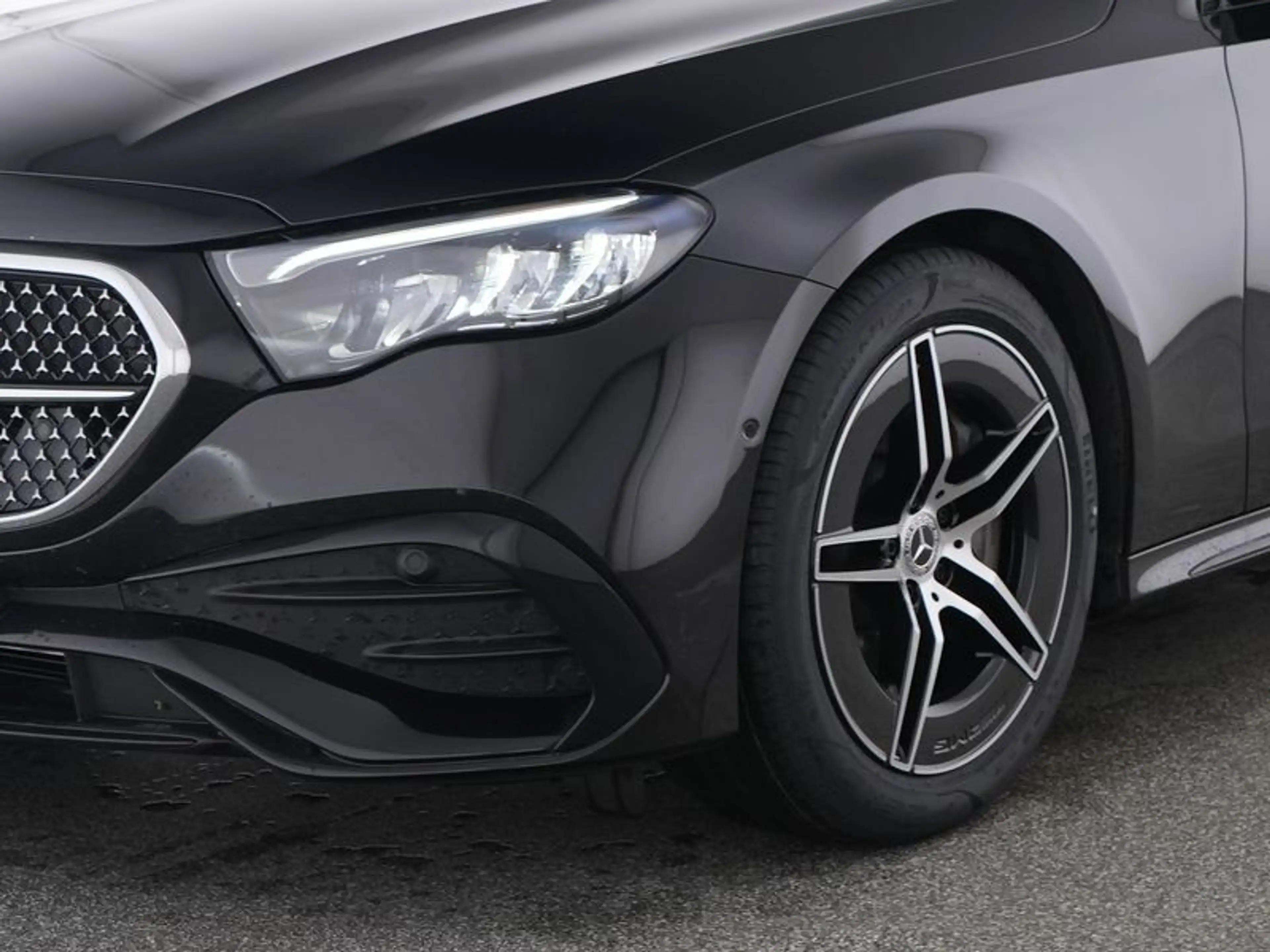Mercedes-Benz E 220 d T AMG-Sport/LED/Cam/Pano/AHK/Night/Totw — photo 4