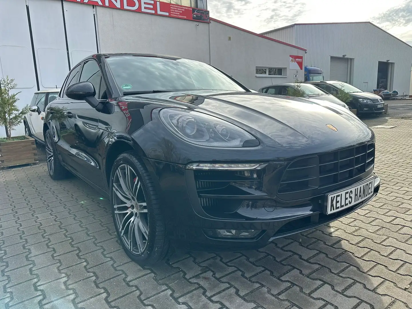 Porsche Macan Macan GTS PDK Schwarz - 2