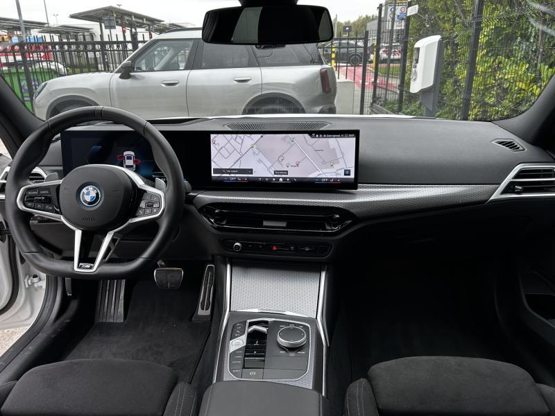 BMW 330 Touring — photo 6