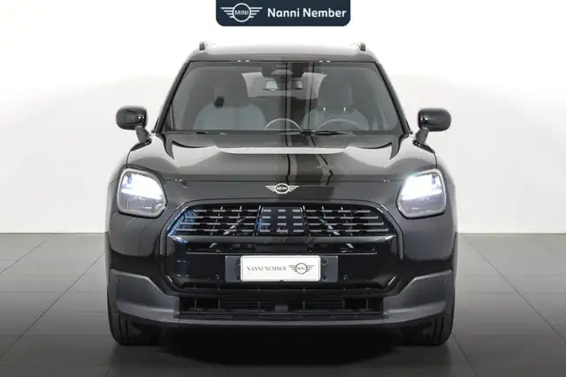 Mini Countryman view 2