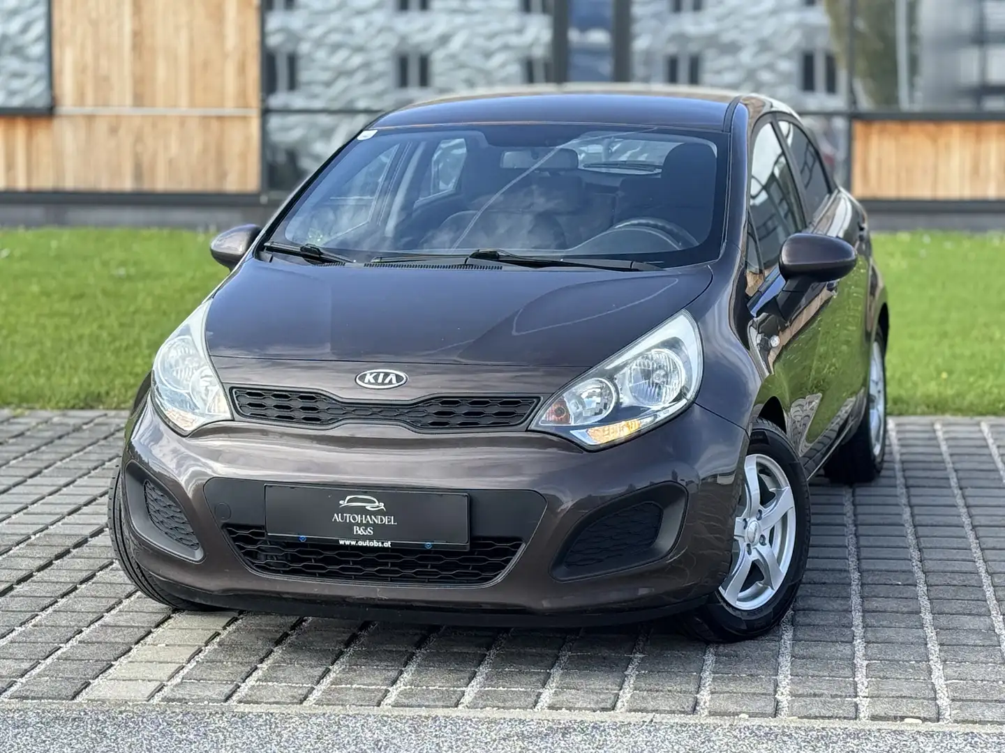 Kia Rio 1,2 CVVT Cool Brun - 2