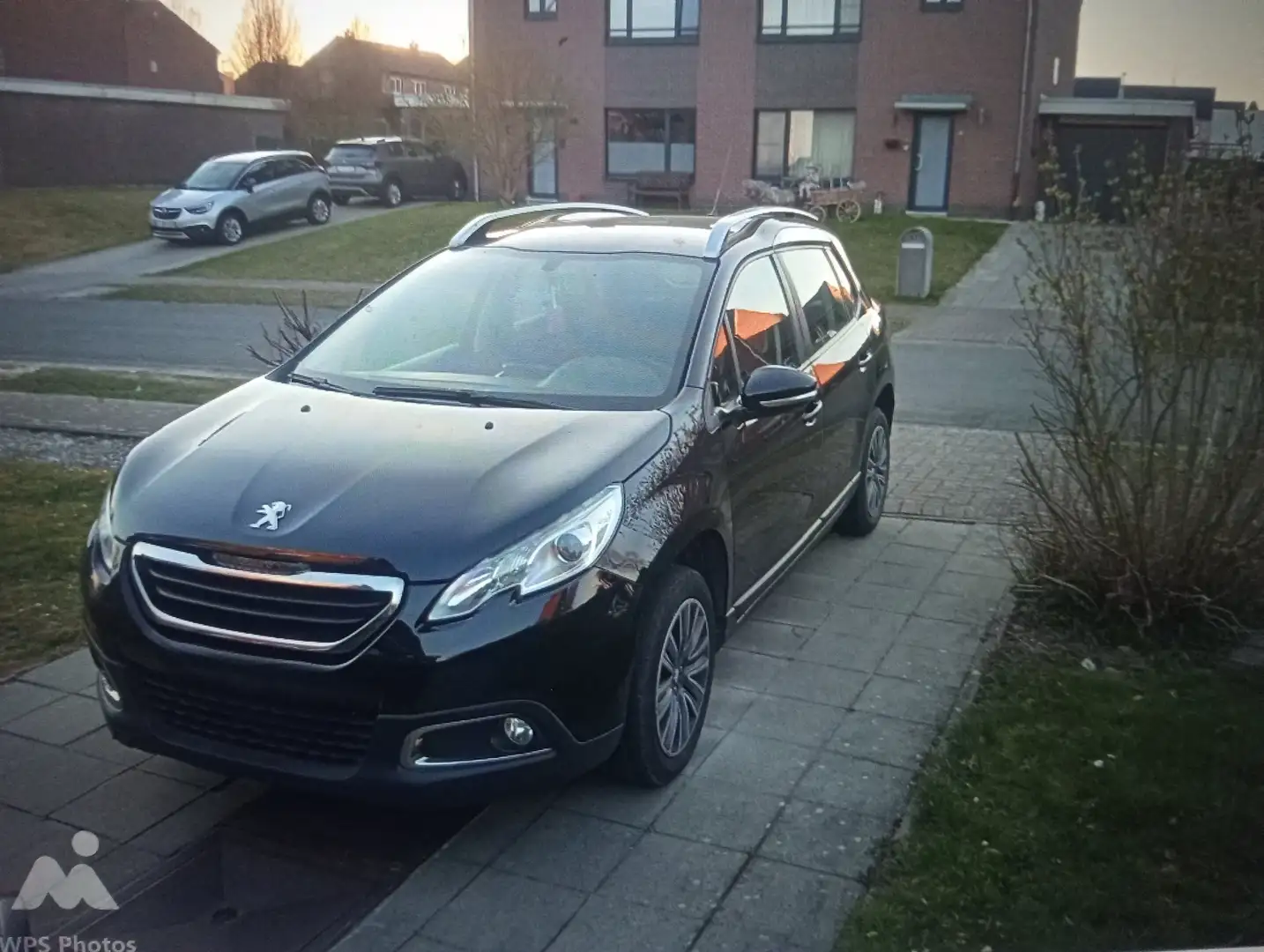 Peugeot 2008 2008 e-HDi FAP 92 STOP Zwart - 1