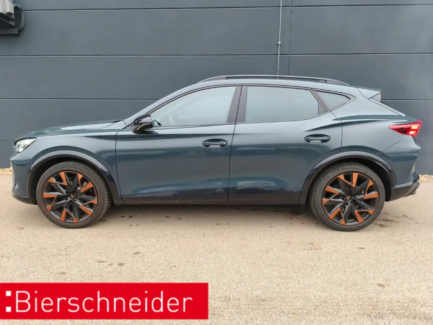 CUPRA Formentor 333 VZ AKRAPOVIC SKYLINE Sennheiser Blau - 2