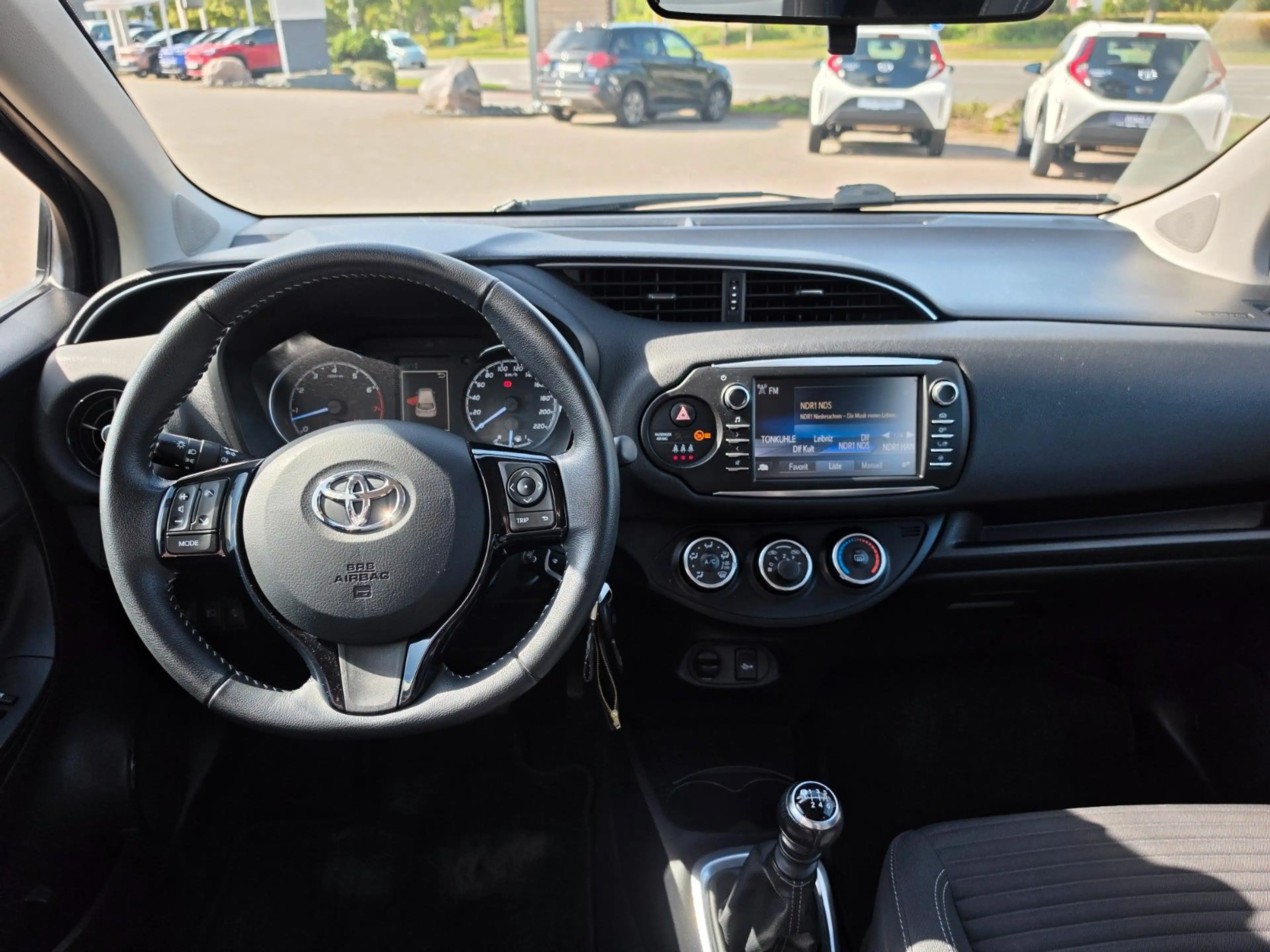 Toyota Yaris 1.5 Benziner Team D — photo 4