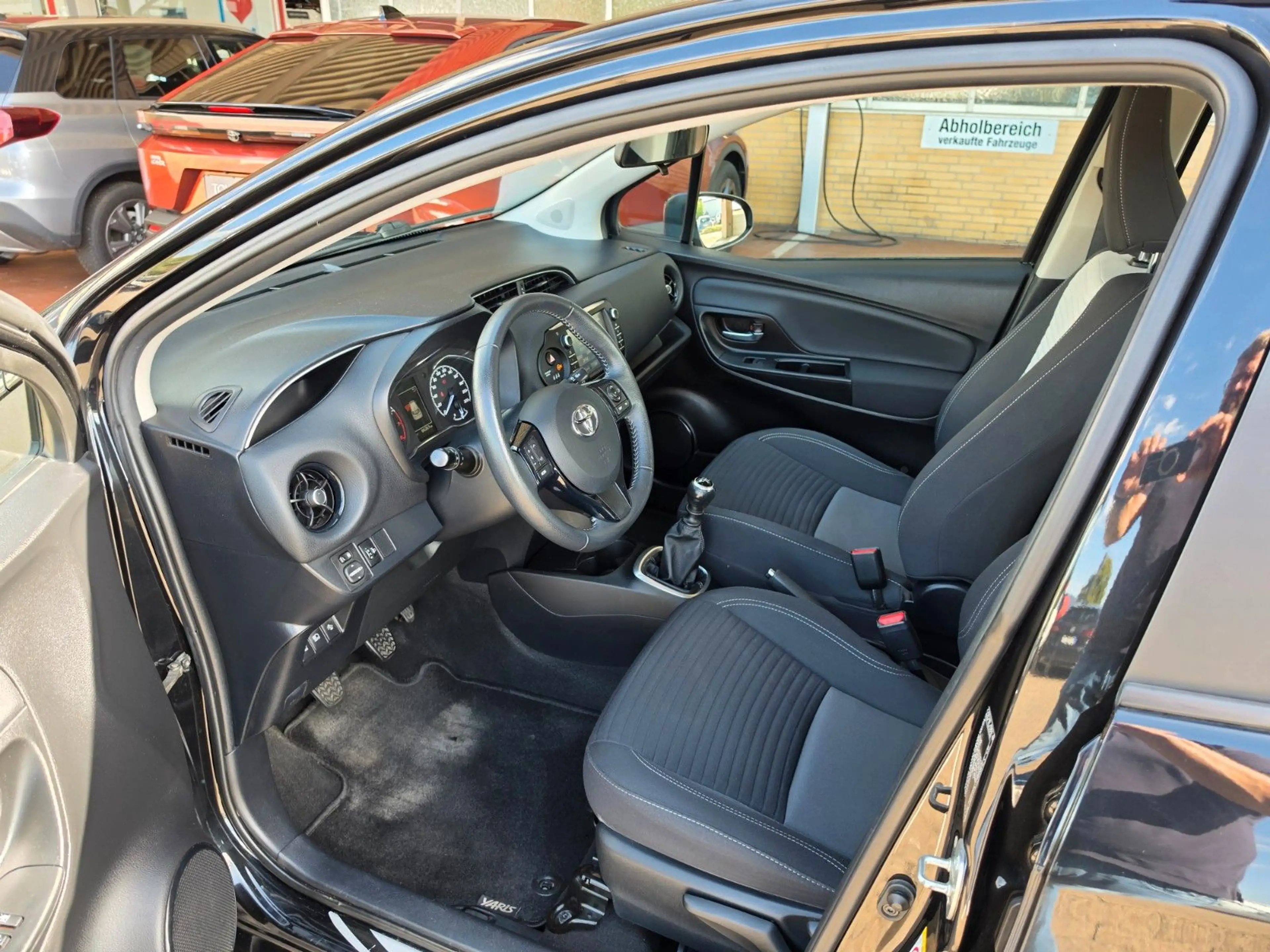 Toyota Yaris 1.5 Benziner Team D — photo 5