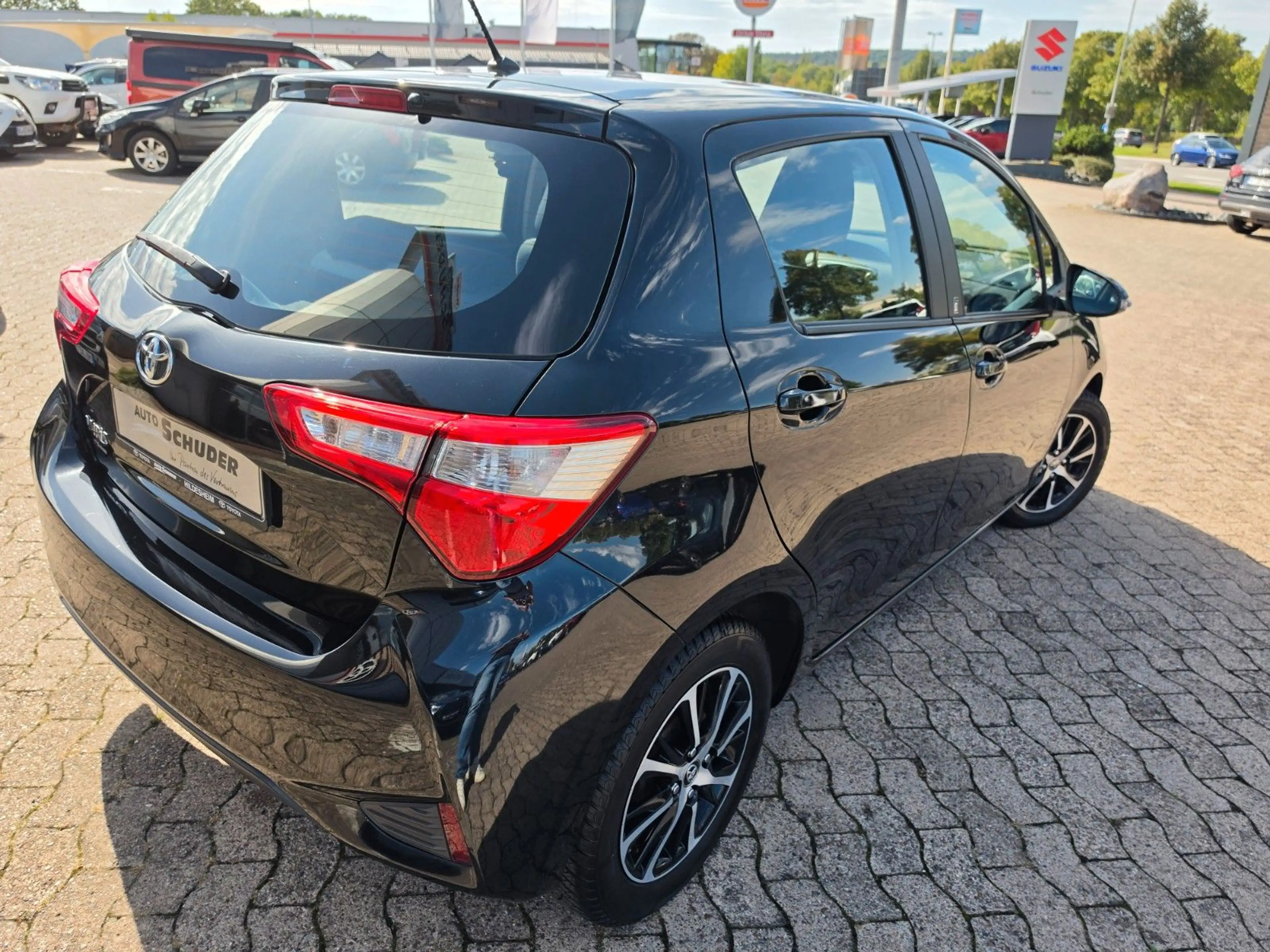 Toyota Yaris 1.5 Benziner Team D — photo 2