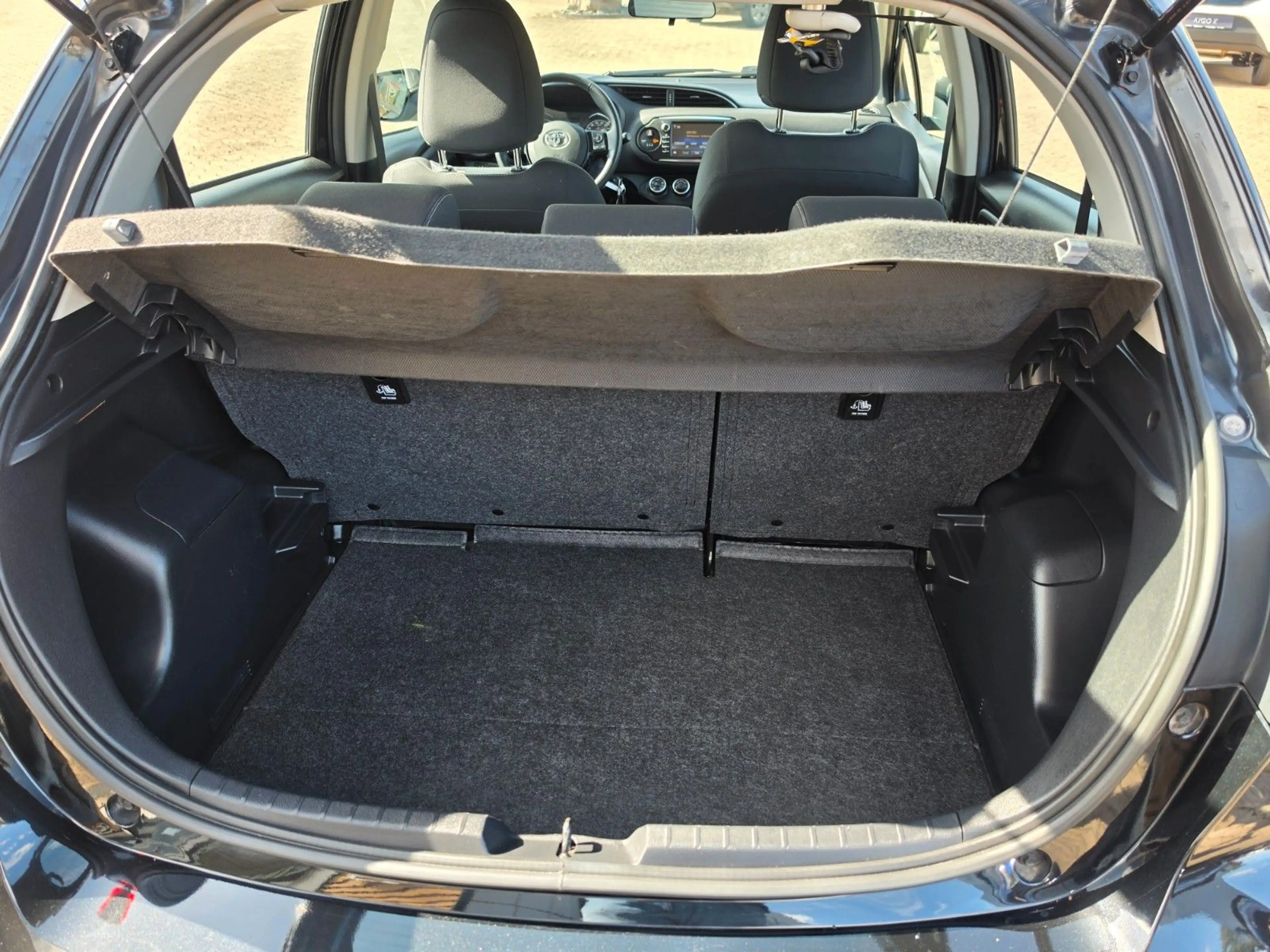 Toyota Yaris 1.5 Benziner Team D — photo 3