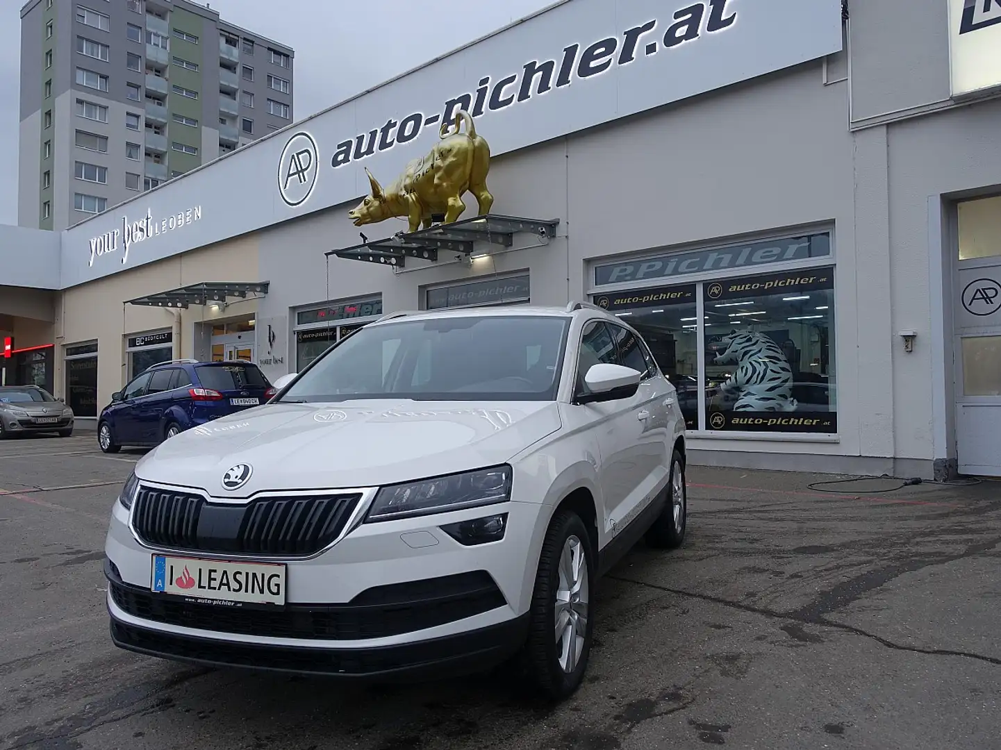 Skoda Karoq 2,0 TDI SCR 4x4 Style 125 DSG Weiß - 1