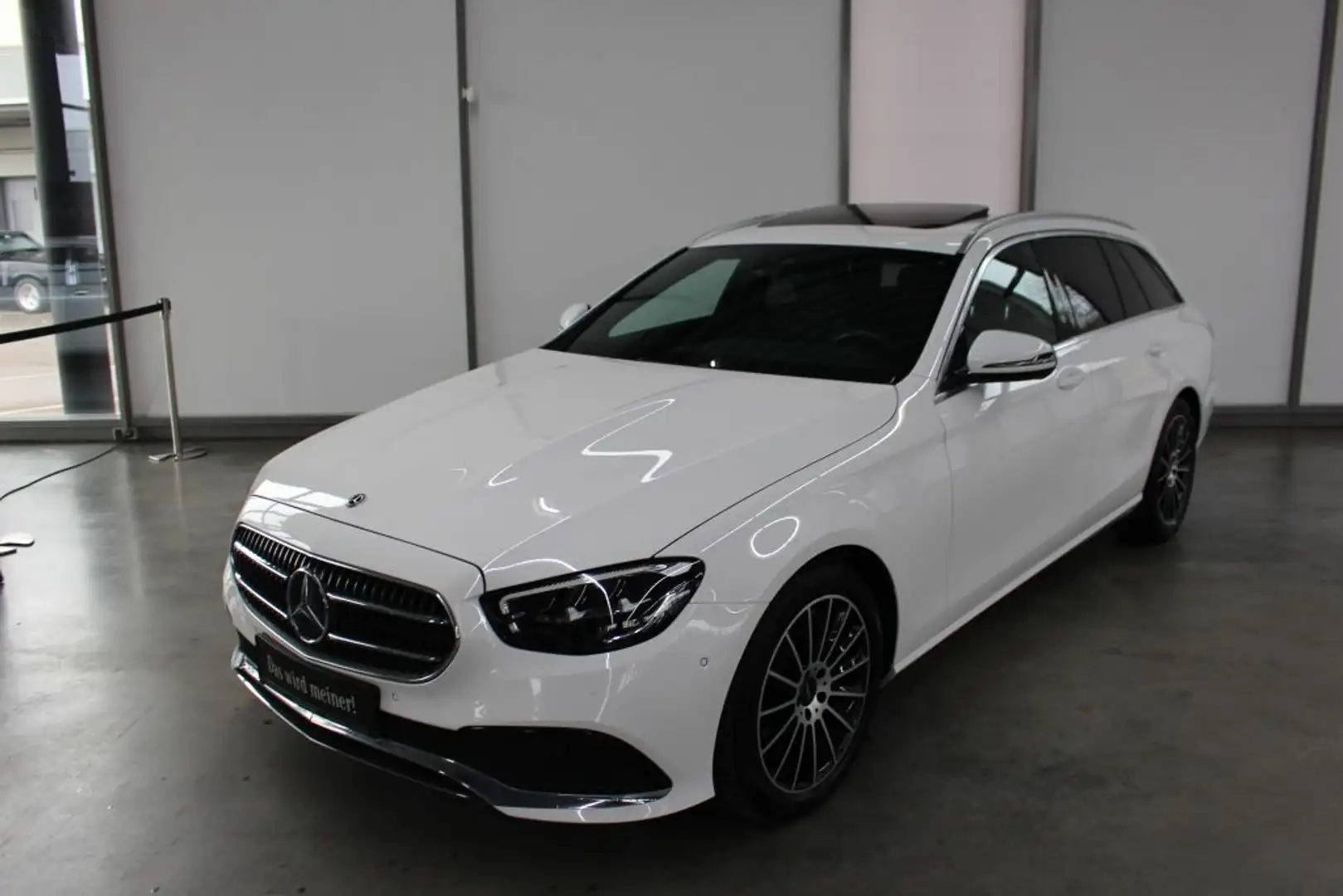 Mercedes-Benz E 220 d T 4M Avantgarde LED Kamera AHK Widescree Blanc - 1