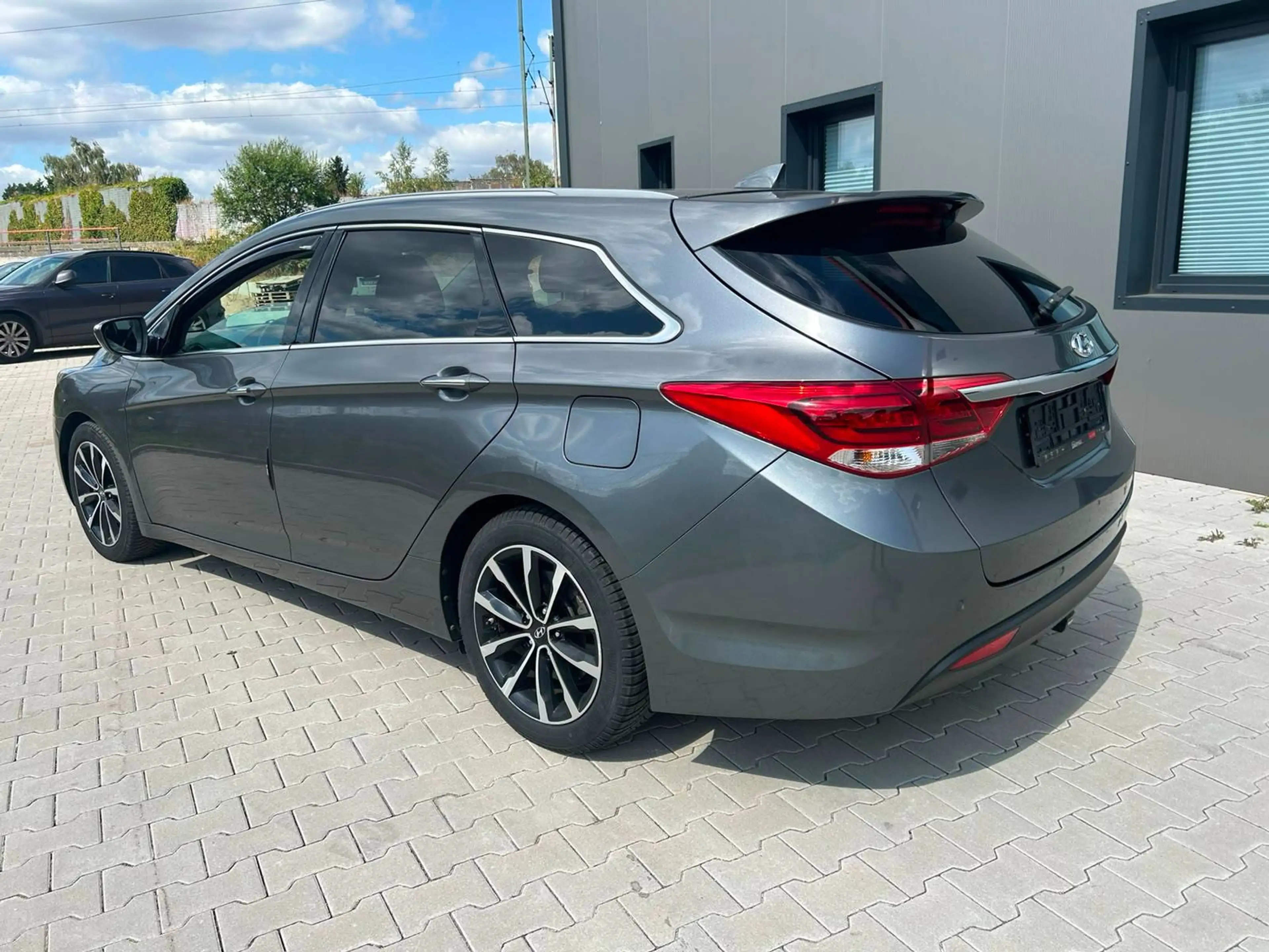 Hyundai i40 blue Style — photo 6