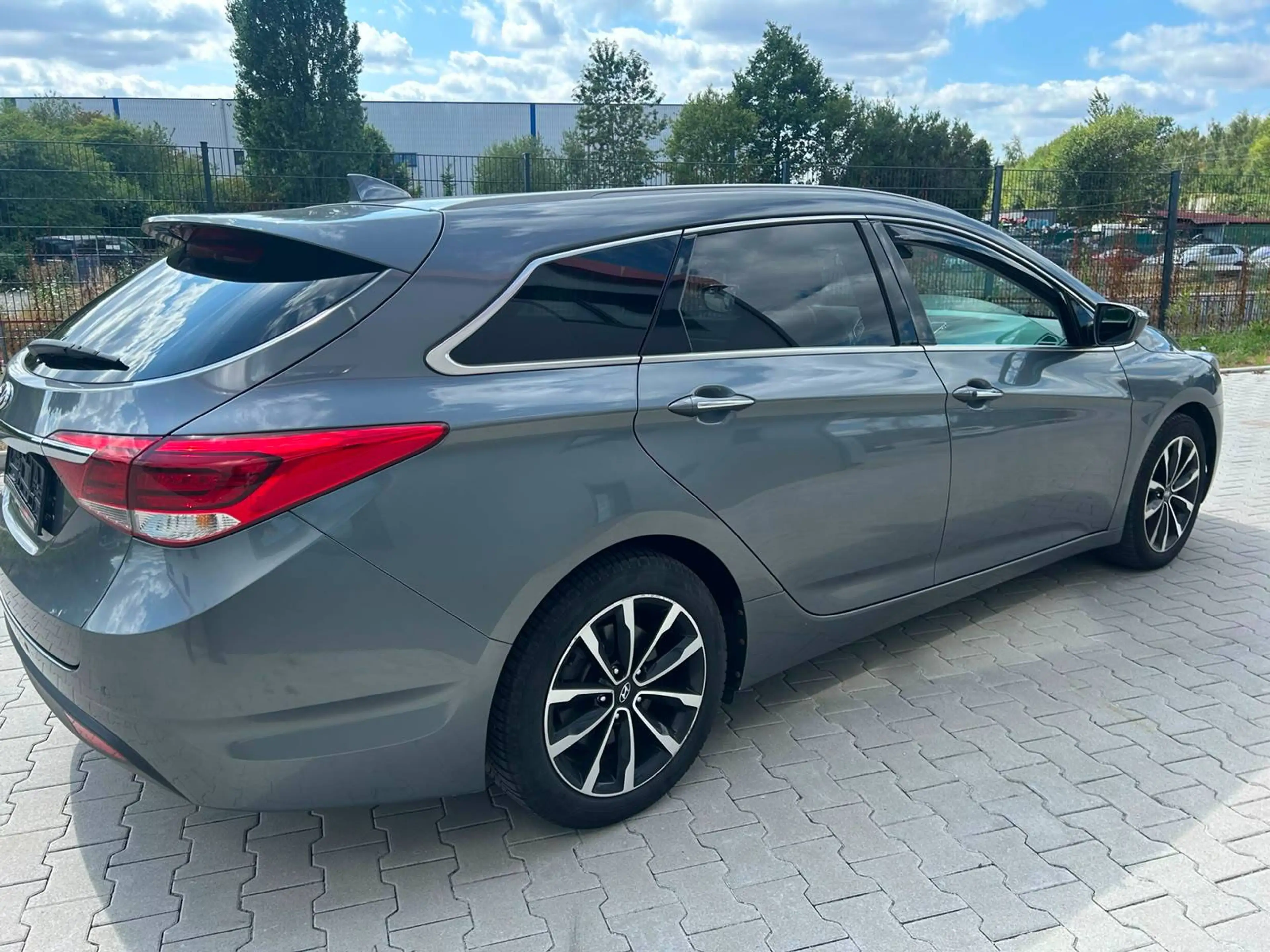 Hyundai i40 blue Style — photo 7