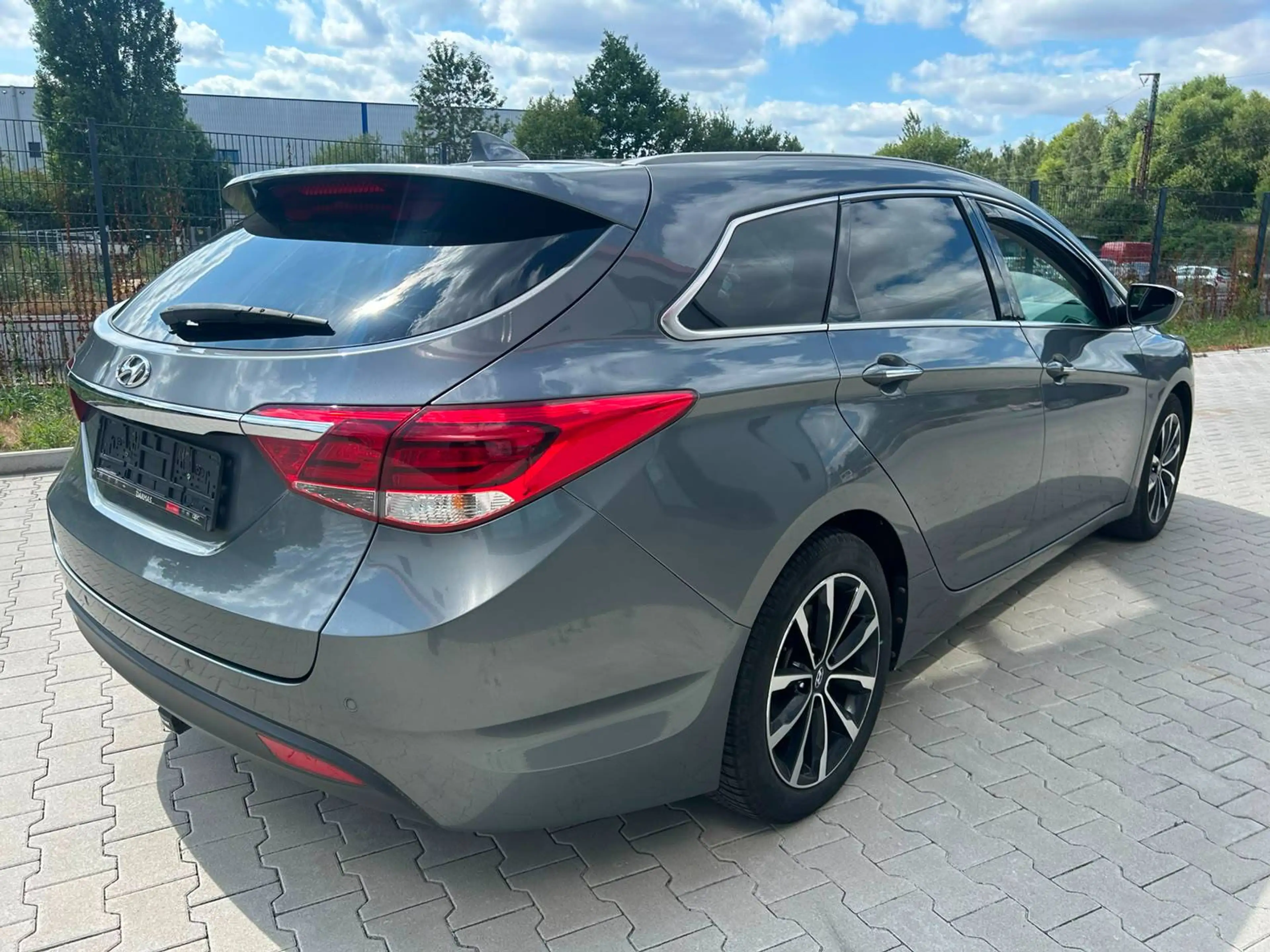 Hyundai i40 blue Style — photo 8