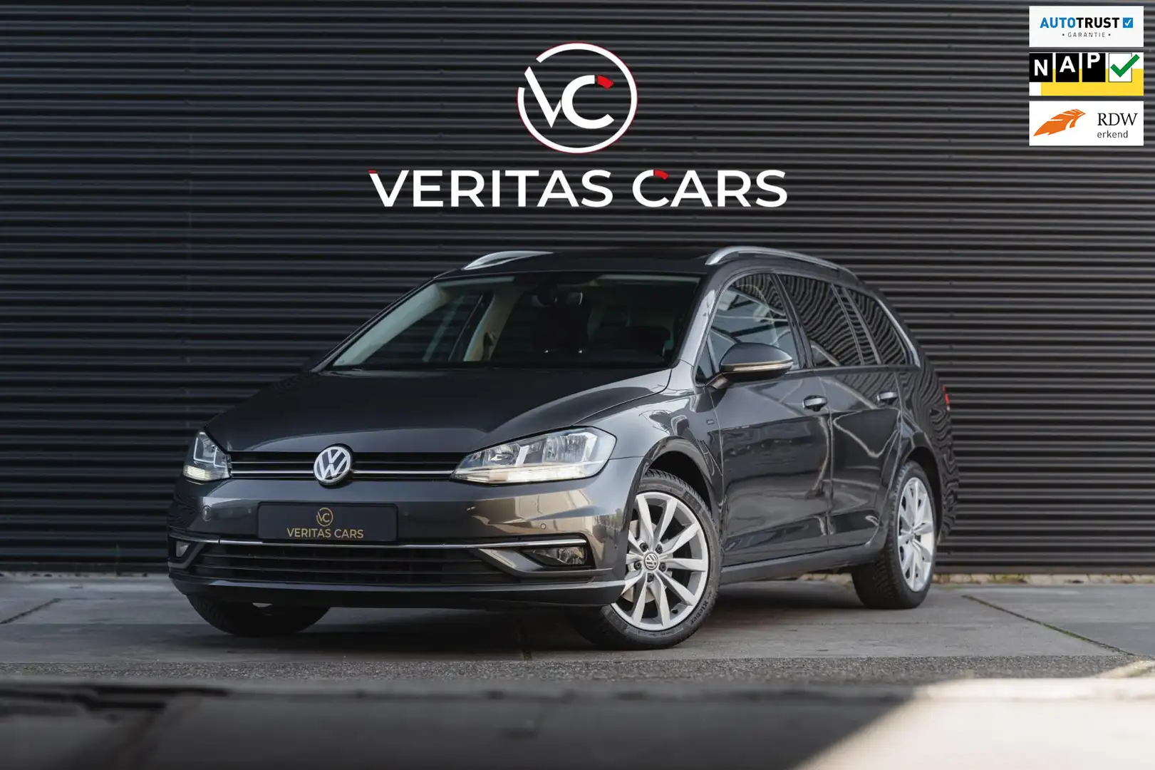 Volkswagen Golf Variant 1.0 TSI Highline 116 PK Camera|ACC|Pano|CarPlay|Na Grijs - 1