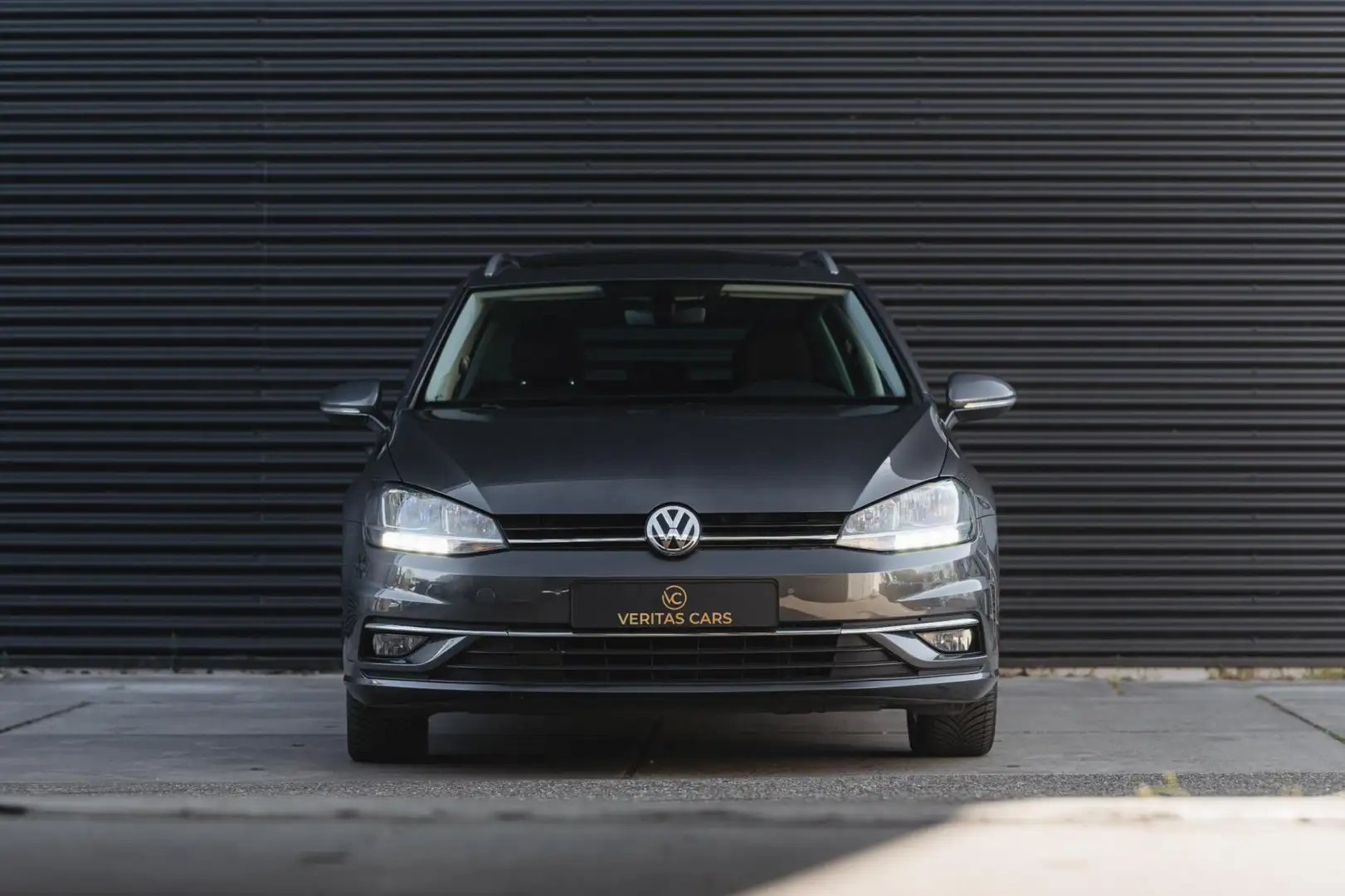 Volkswagen Golf Variant 1.0 TSI Highline 116 PK Camera|ACC|Pano|CarPlay|Na Grijs - 2