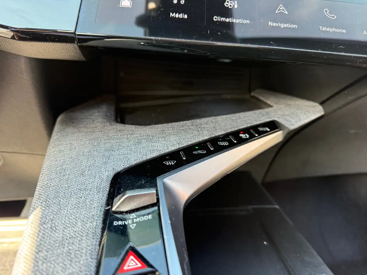 Peugeot 3008 3008 Plug-In Hybrid — photo 17