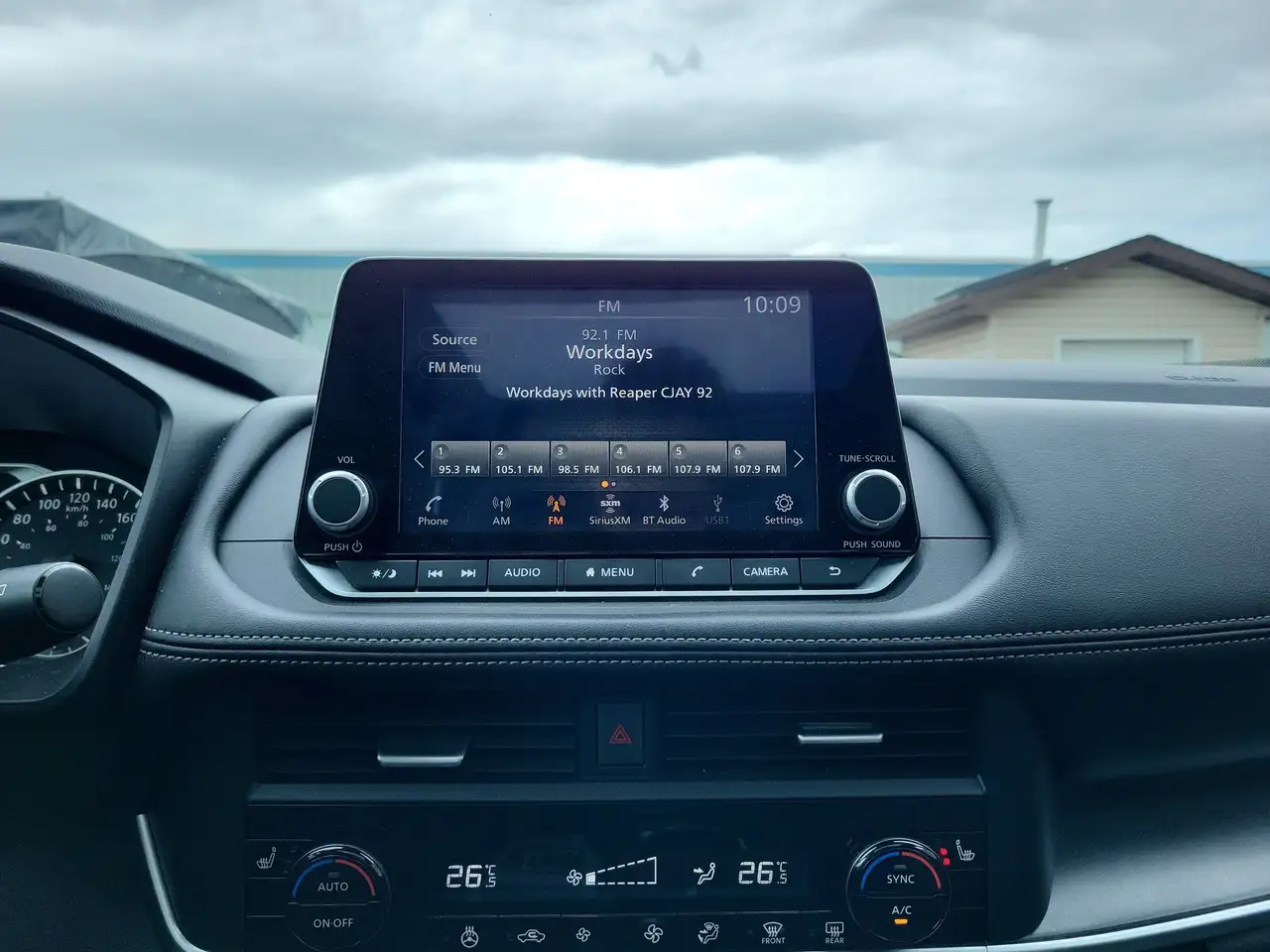 Nissan Rogue photo Nissan Rogue