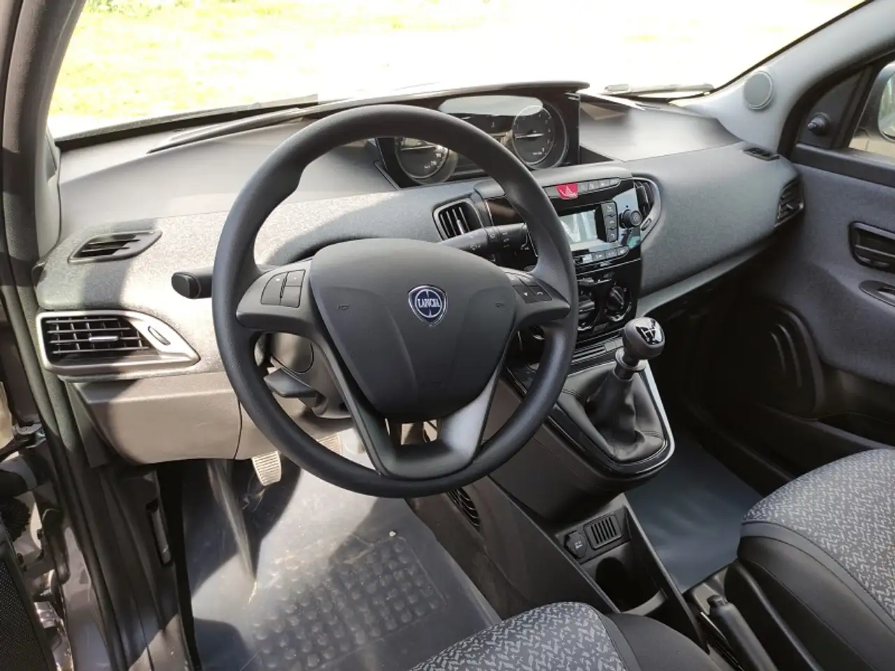 Lancia Ypsilon 2022 — фото 10