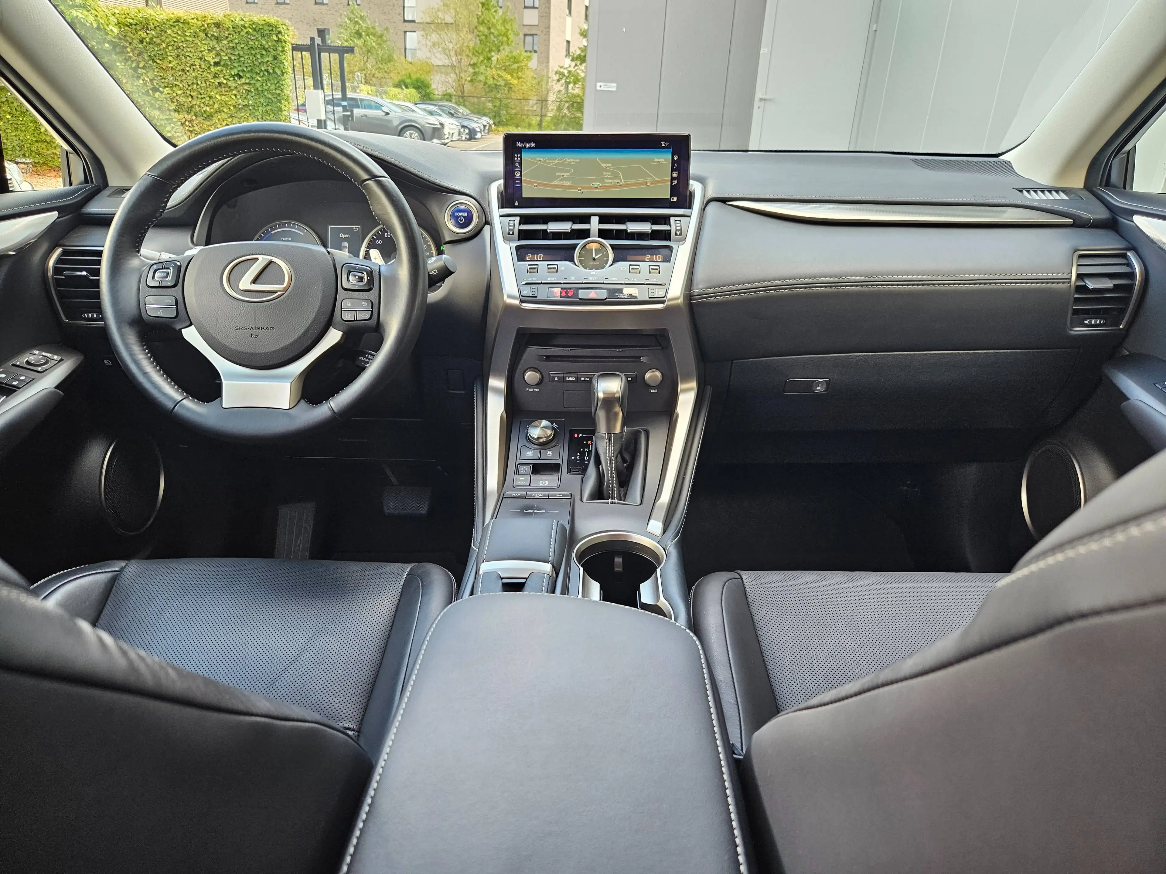 Lexus NX 300h NX 300h 2.5i AWD Executive Line E-CVT (EU6.2) — photo 11