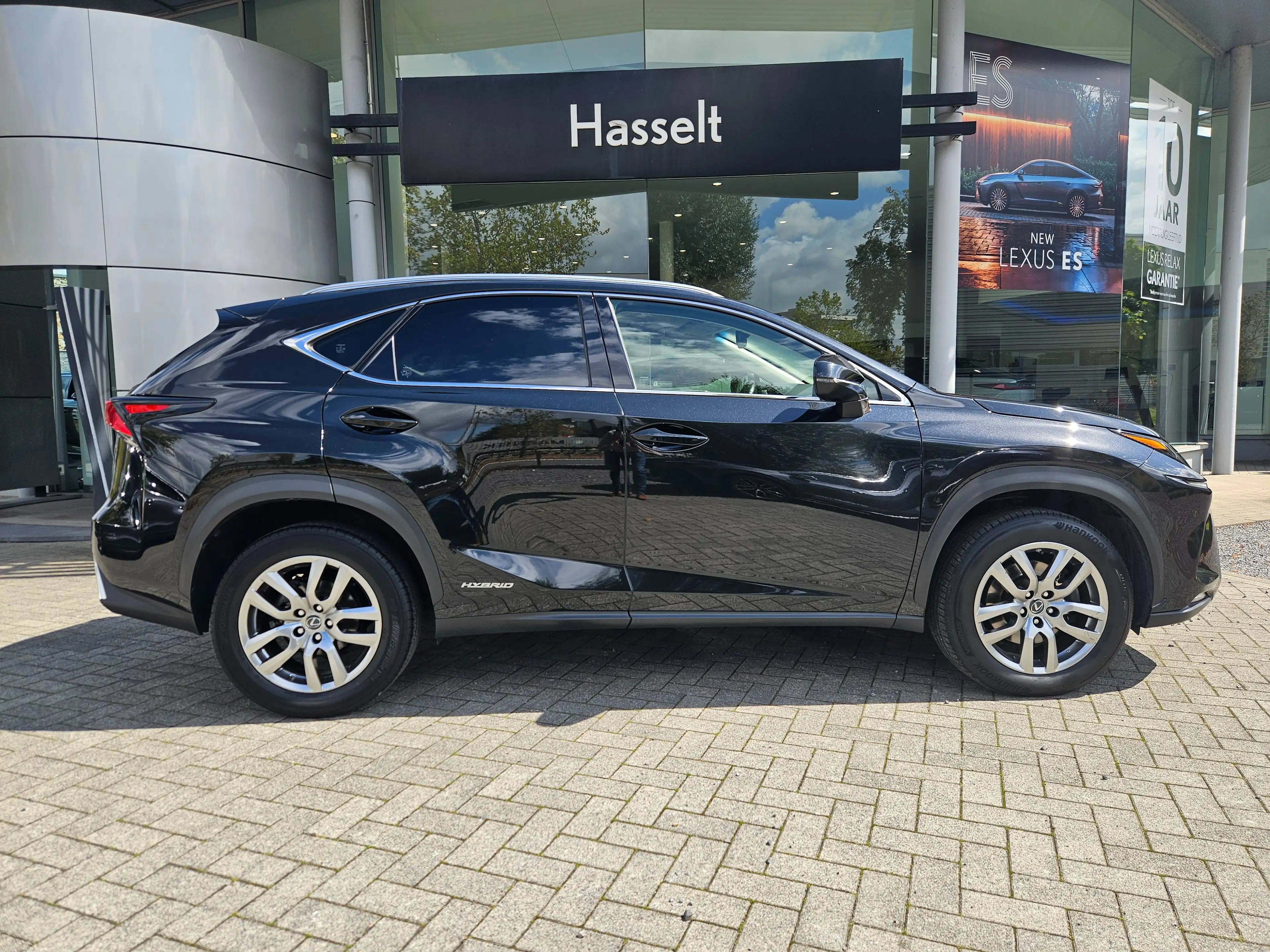 Lexus NX 300h NX 300h 2.5i AWD Executive Line E-CVT (EU6.2) — photo 4
