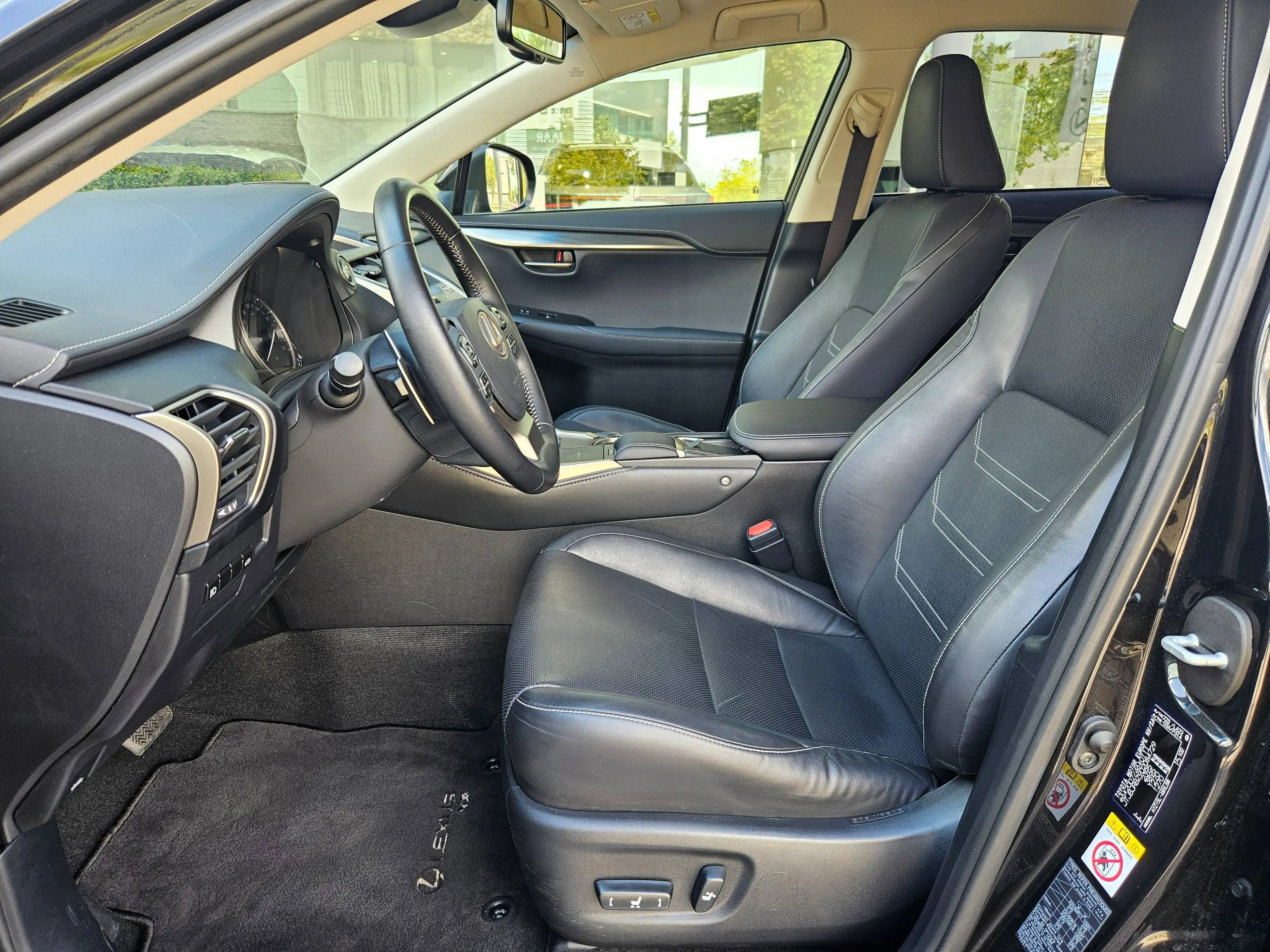 Lexus NX 300h NX 300h 2.5i AWD Executive Line E-CVT (EU6.2) — photo 7