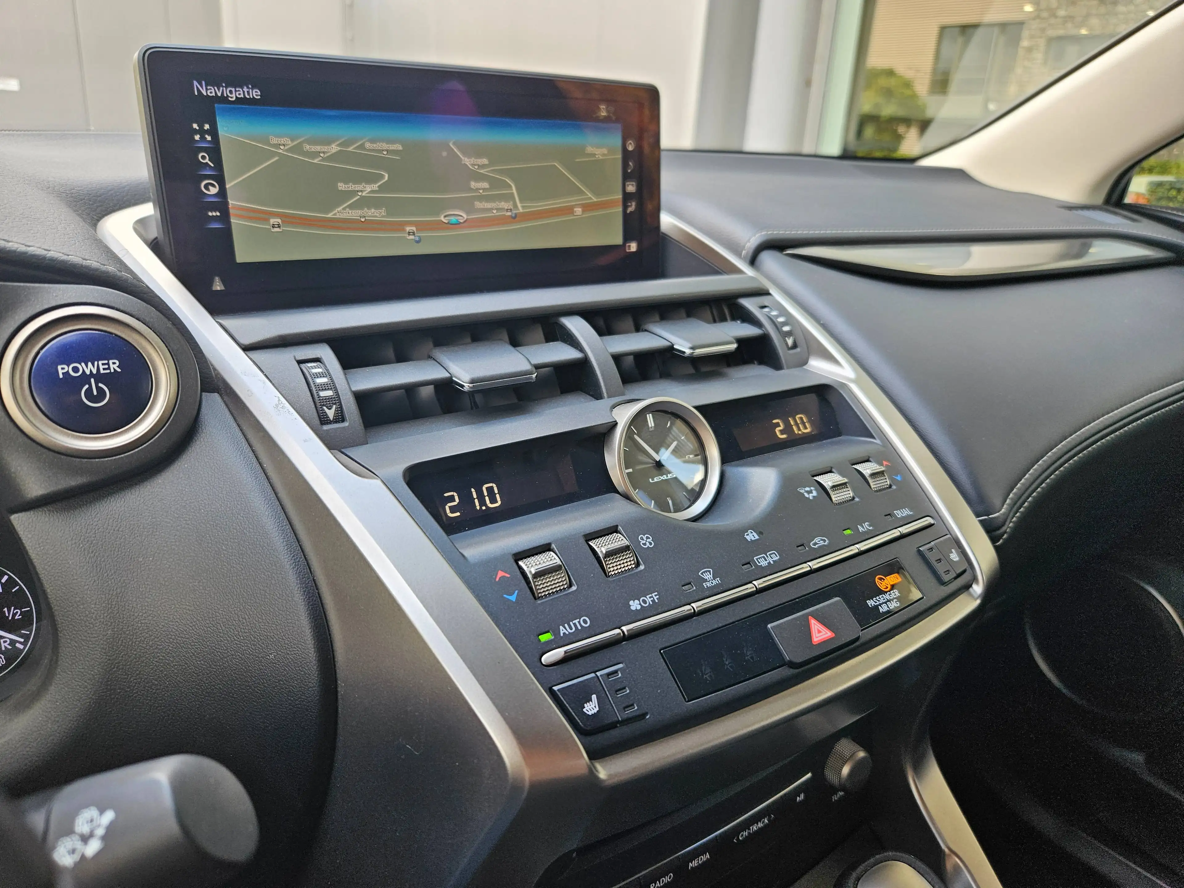 Lexus NX 300h NX 300h 2.5i AWD Executive Line E-CVT (EU6.2) — photo 12