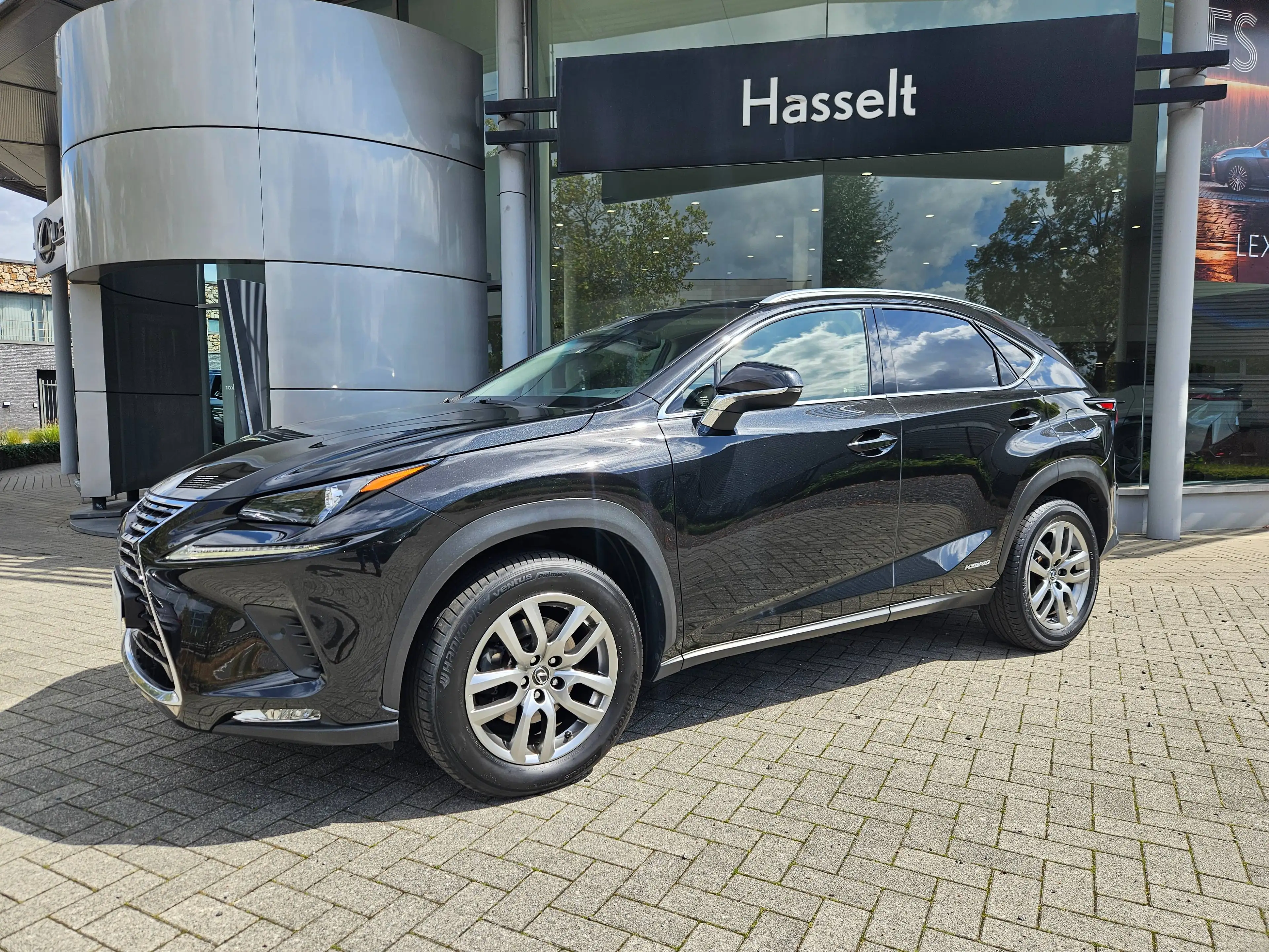 Lexus NX 300h NX 300h 2.5i AWD Executive Line E-CVT (EU6.2) — photo 2