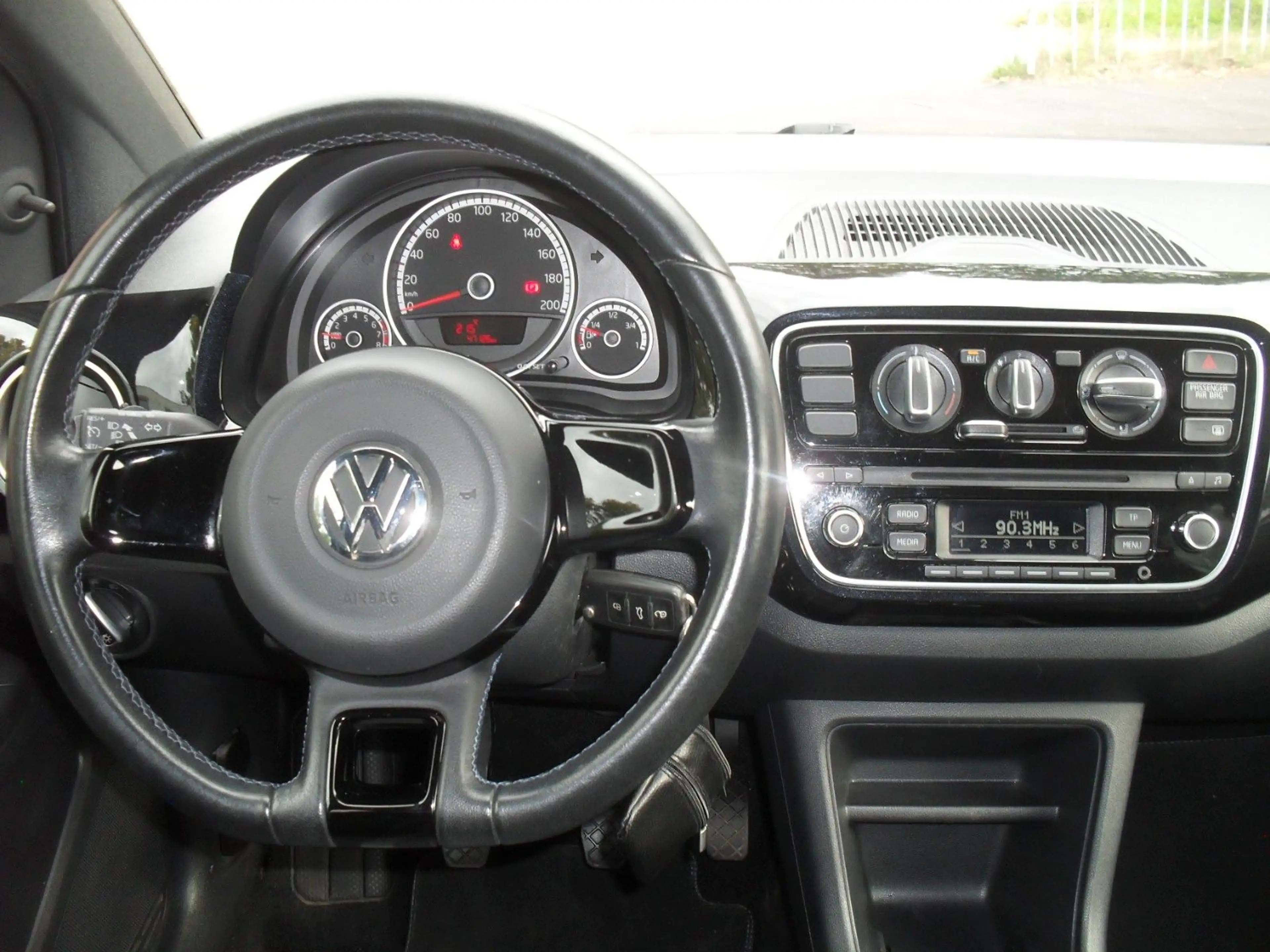 Volkswagen up! club up! — photo 14
