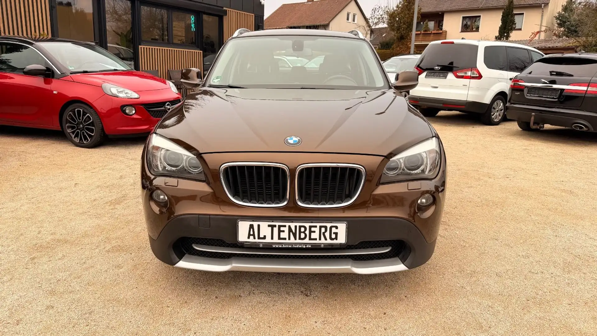 BMW X1 18 d sDrive Bruin - 2