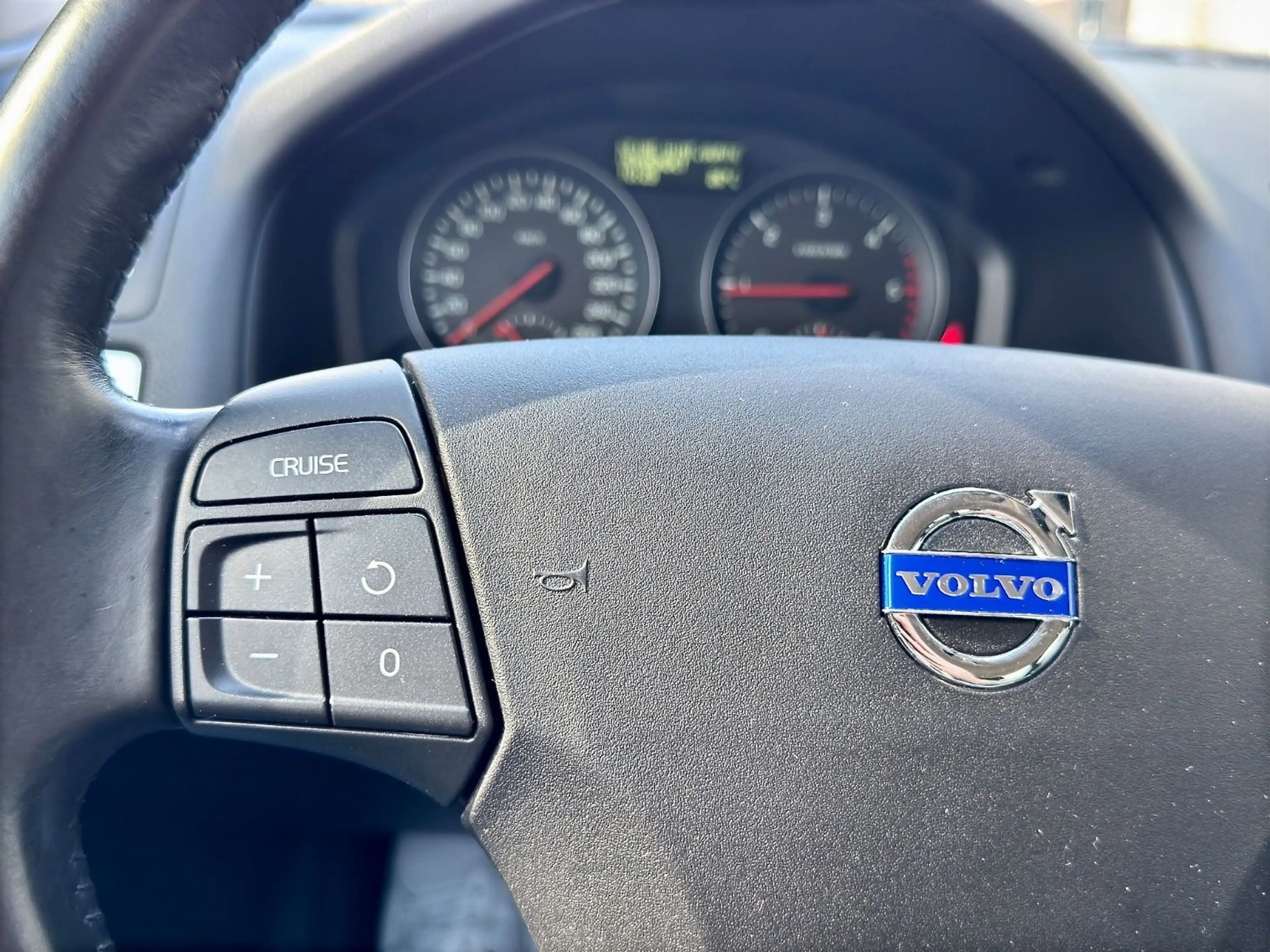 Volvo V50 2.0D*6 GANG*LEDER*XENON*PDC*SHZ*2 HAND* — photo 13