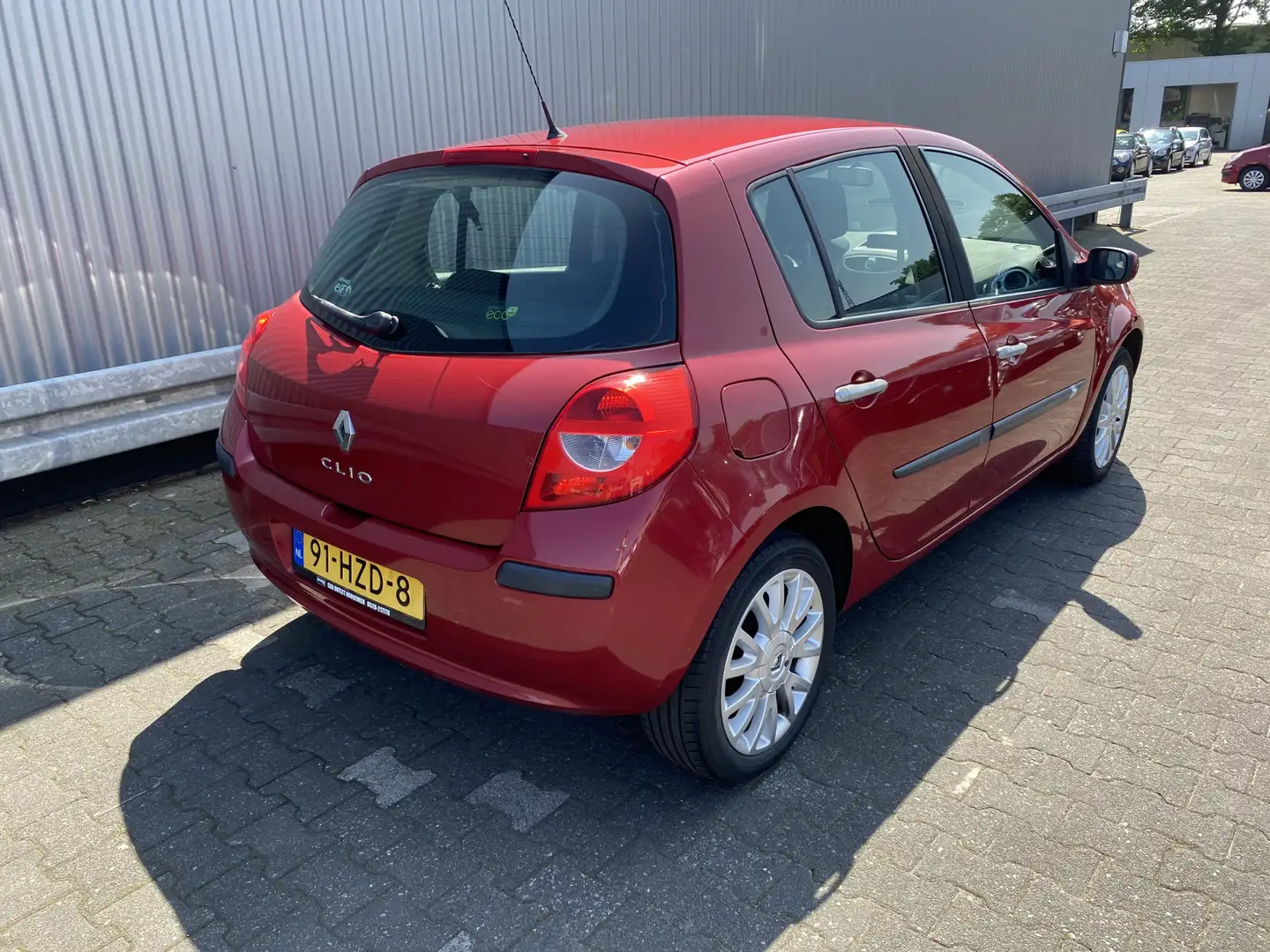 Renault Clio 1.2 TCE Collection 5-Drs, A/C, CC, Carkit, LM, – I Rood - 2