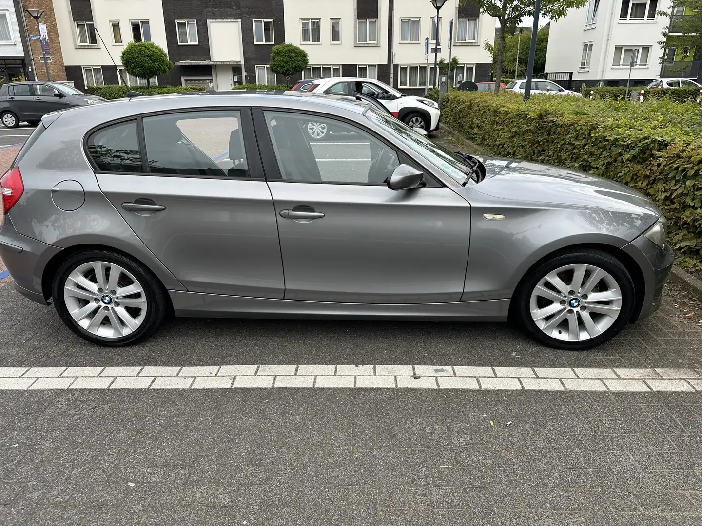 BMW 116 116i Серый - 1