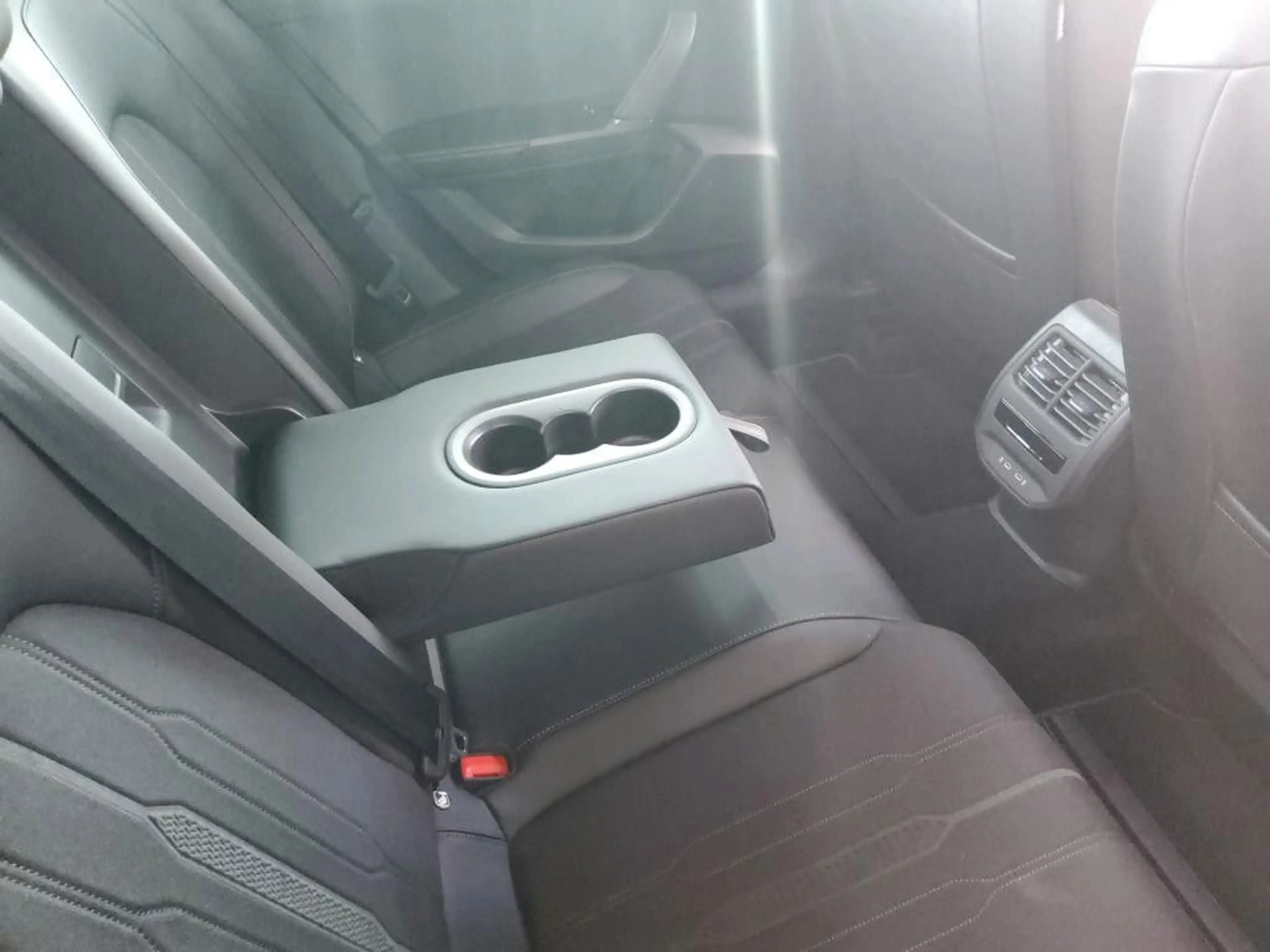 CUPRA Formentor VZ 1.4e/TSI Navi SHZ ACC LED PDC Alu — photo 6