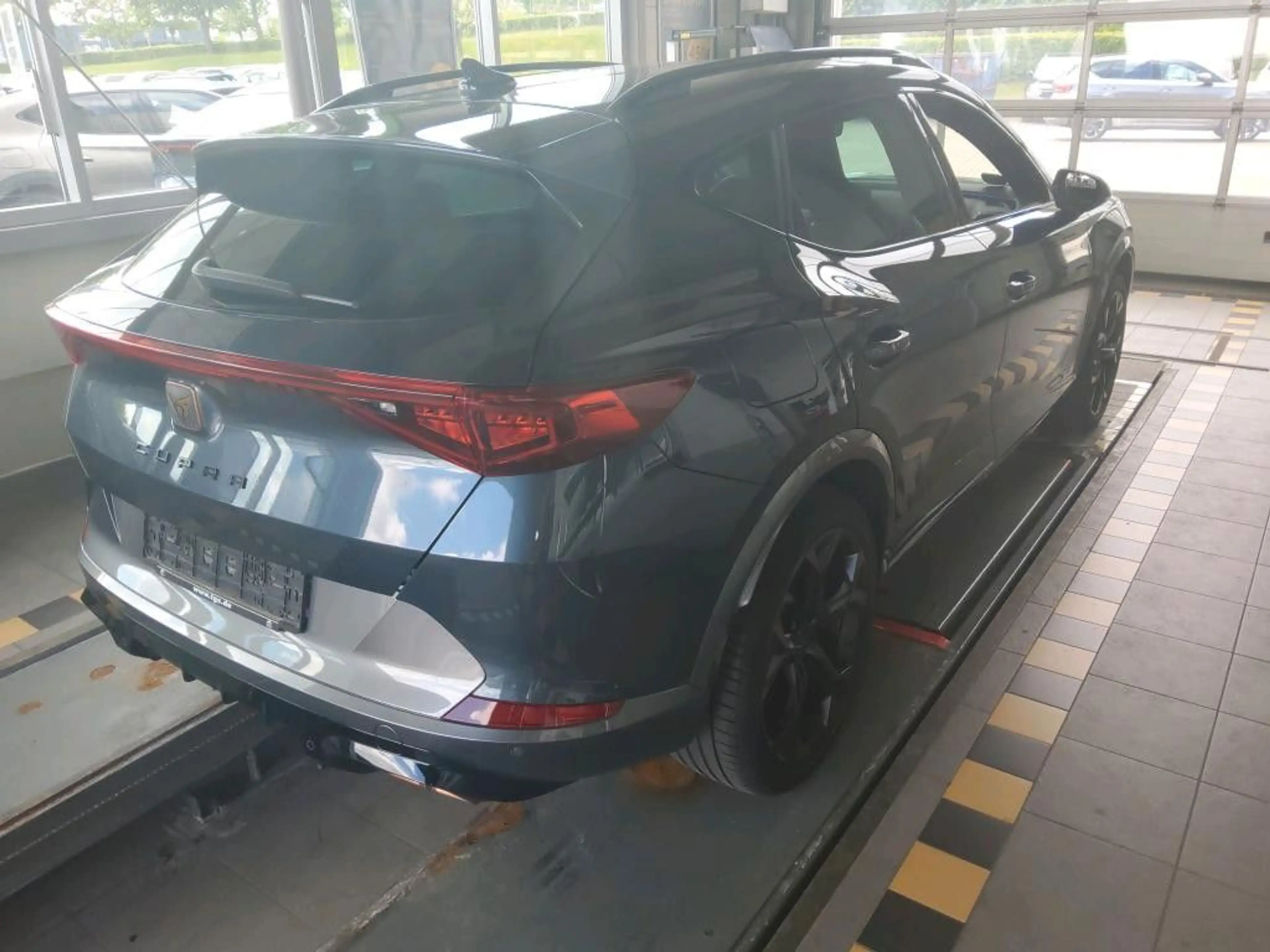 CUPRA Formentor VZ 1.4e/TSI Navi SHZ ACC LED PDC Alu — photo 4