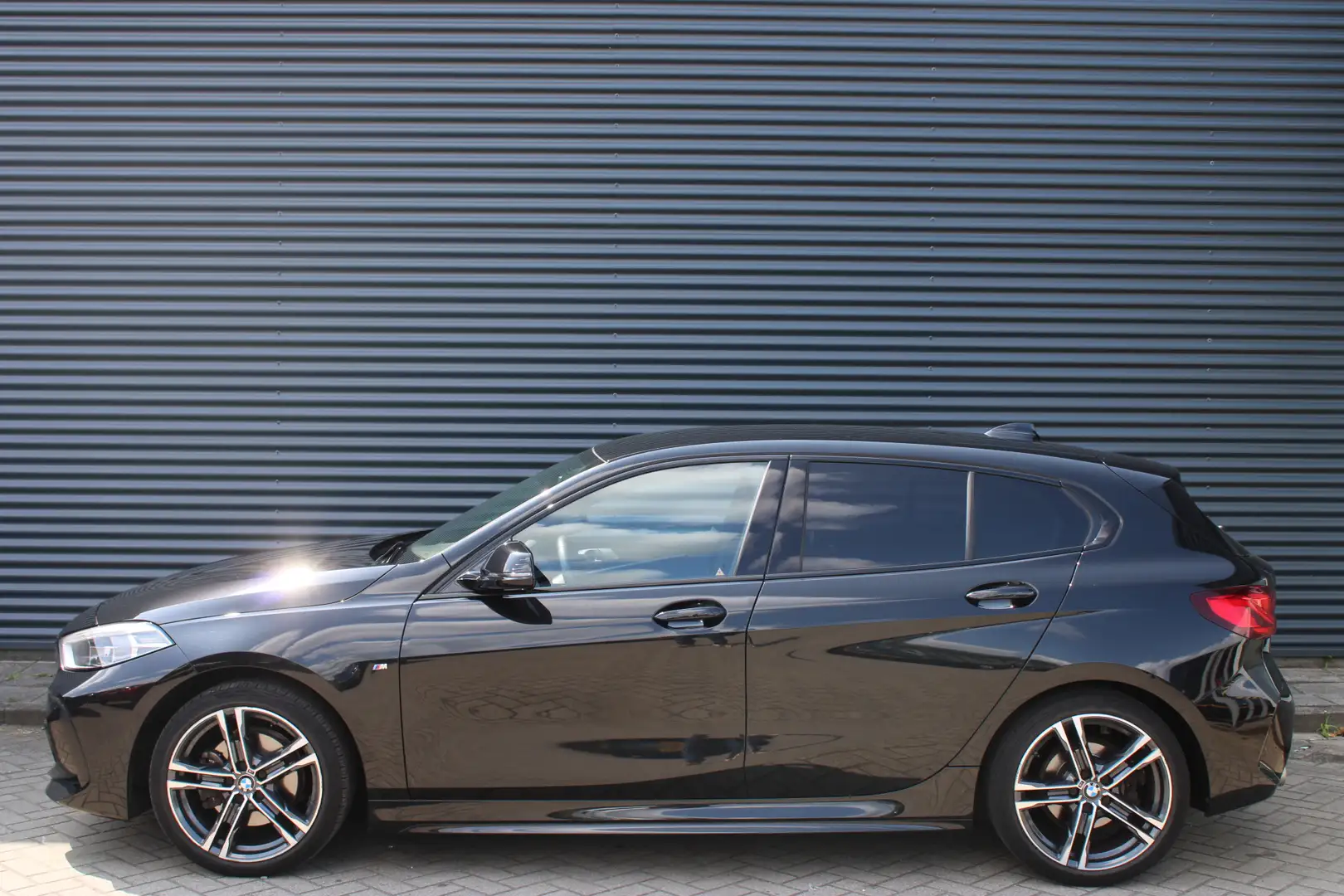 BMW 118 1-serie 118i M-Sport Navigatie Camera Full-LED Hal Zwart - 2