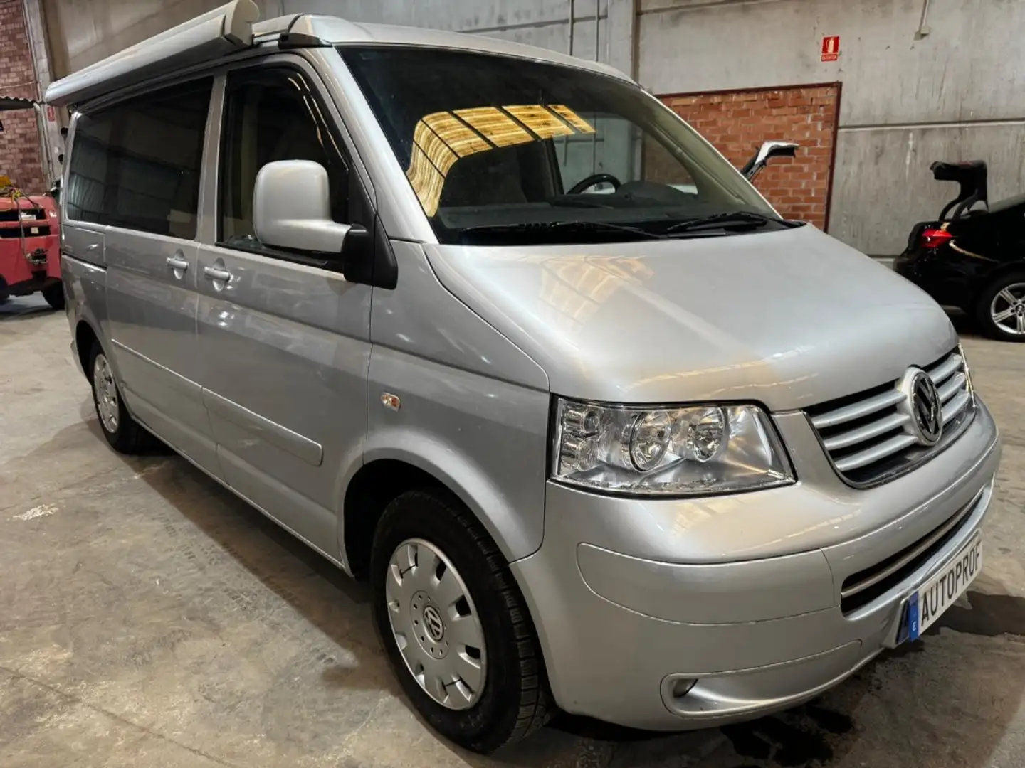 Volkswagen T5 California 2.5TDI Trendline - 1