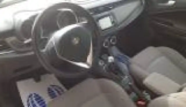 Alfa Romeo Giulietta view 2