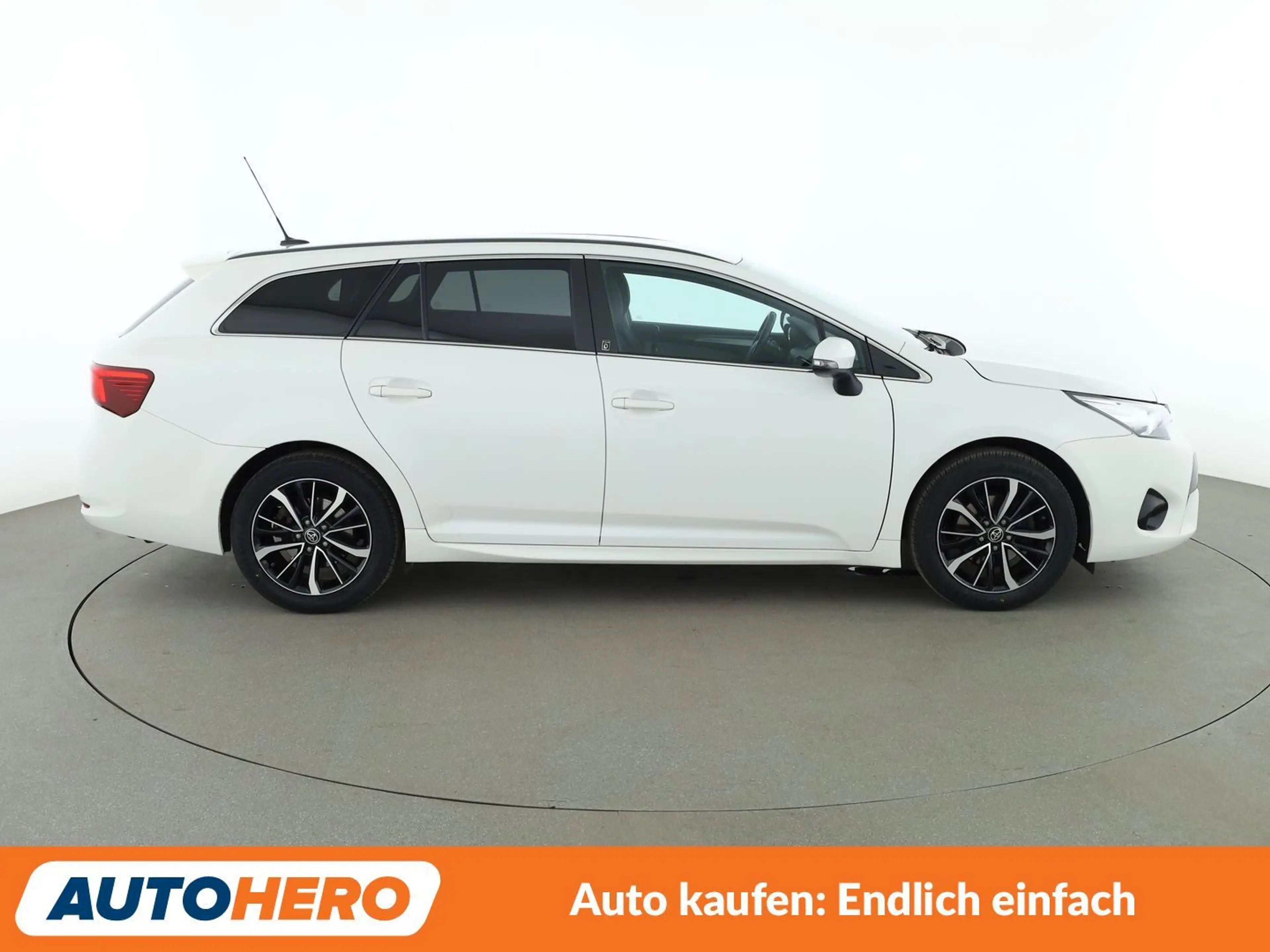 Toyota Avensis 1.8 Team D*NAVI*LED*TEMPO*CAM* — photo 7