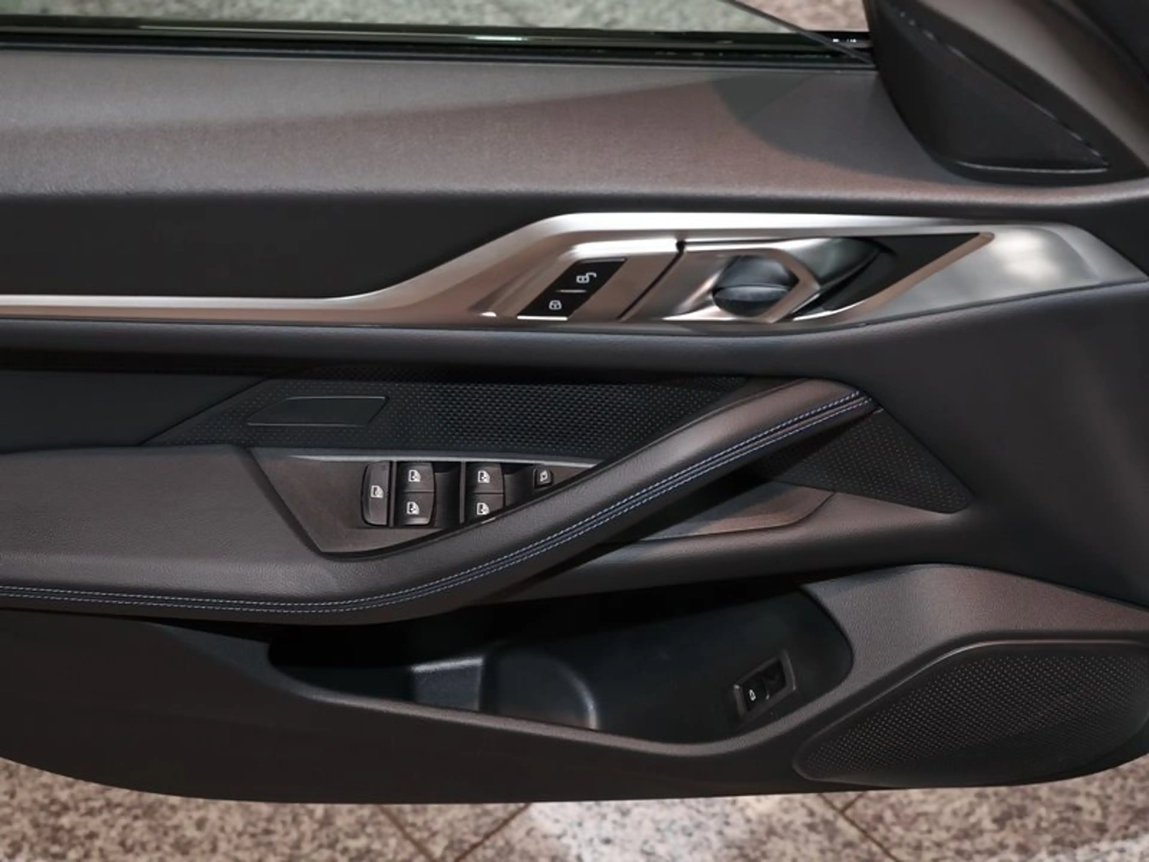 BMW i4 eDrive40 Gran Coupé M Sport DrivAssProf LED RFK Hi — photo 9