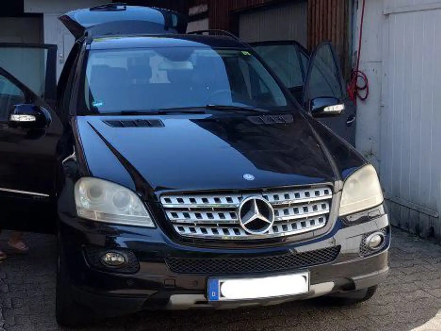 Mercedes-Benz ML 320 M-Klasse Diesel CDI 4Matic 7G-TRONIC crna - 2