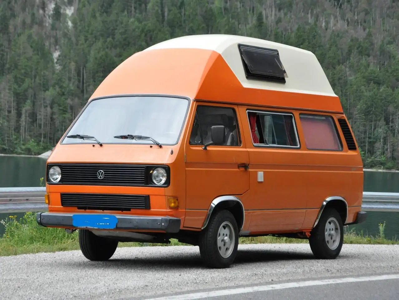Volkswagen Bus T3 Camper Baujahr 1984, foto 1