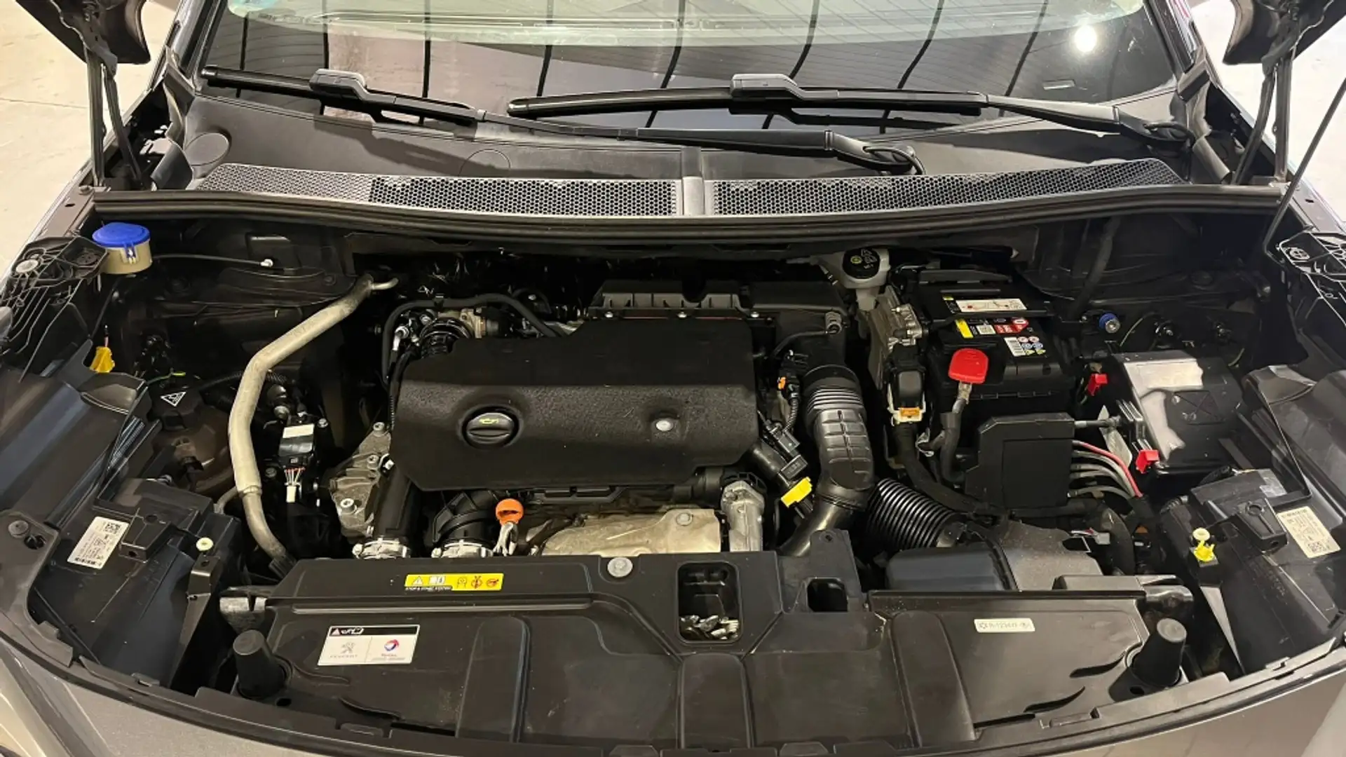 Peugeot 3008 1.5BlueHDi Active Pack S&S 130 Braun - 2