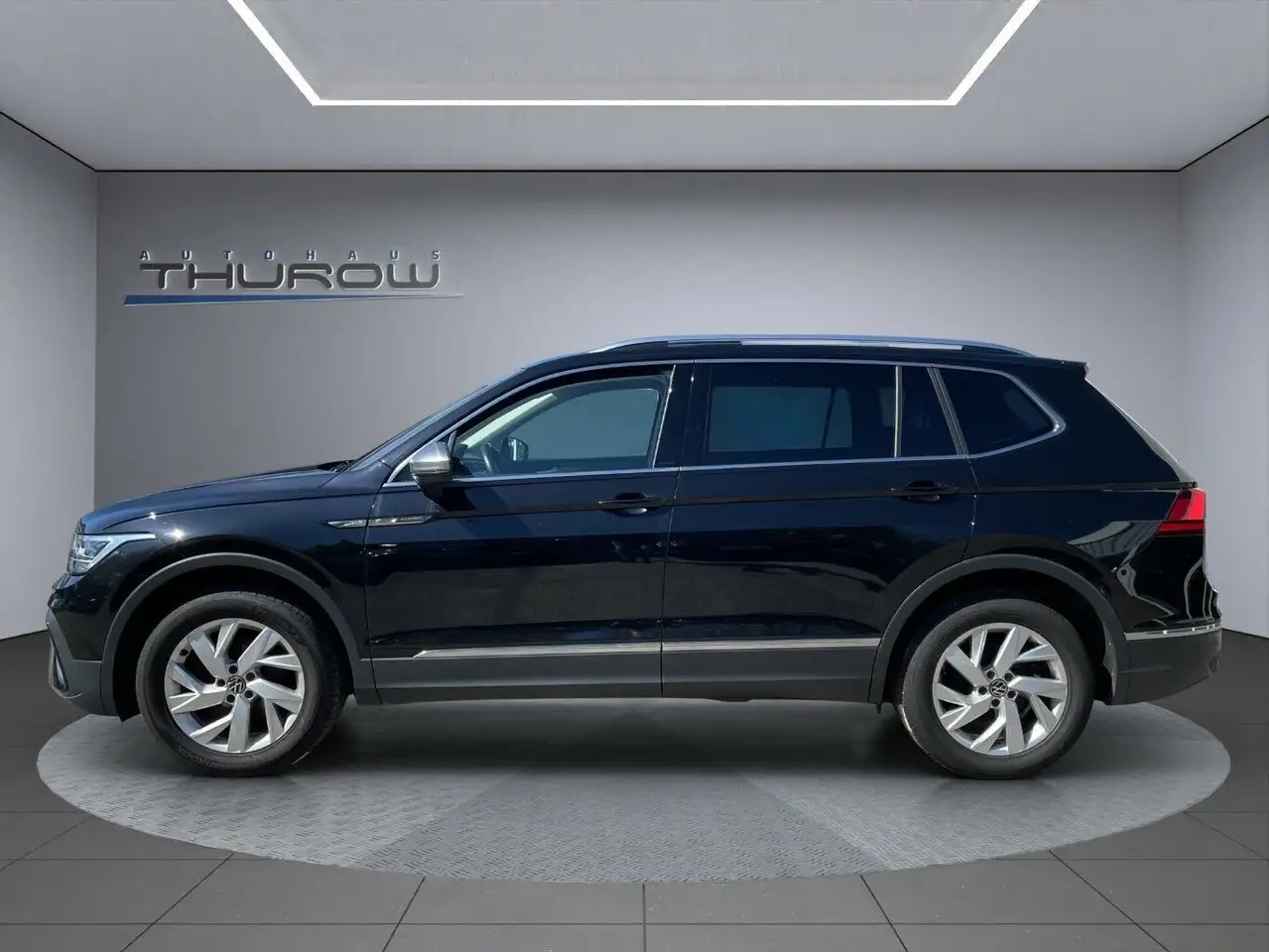Volkswagen Tiguan Allspace Life 2.0 TDI DSG AHZV Pano Kamer 3