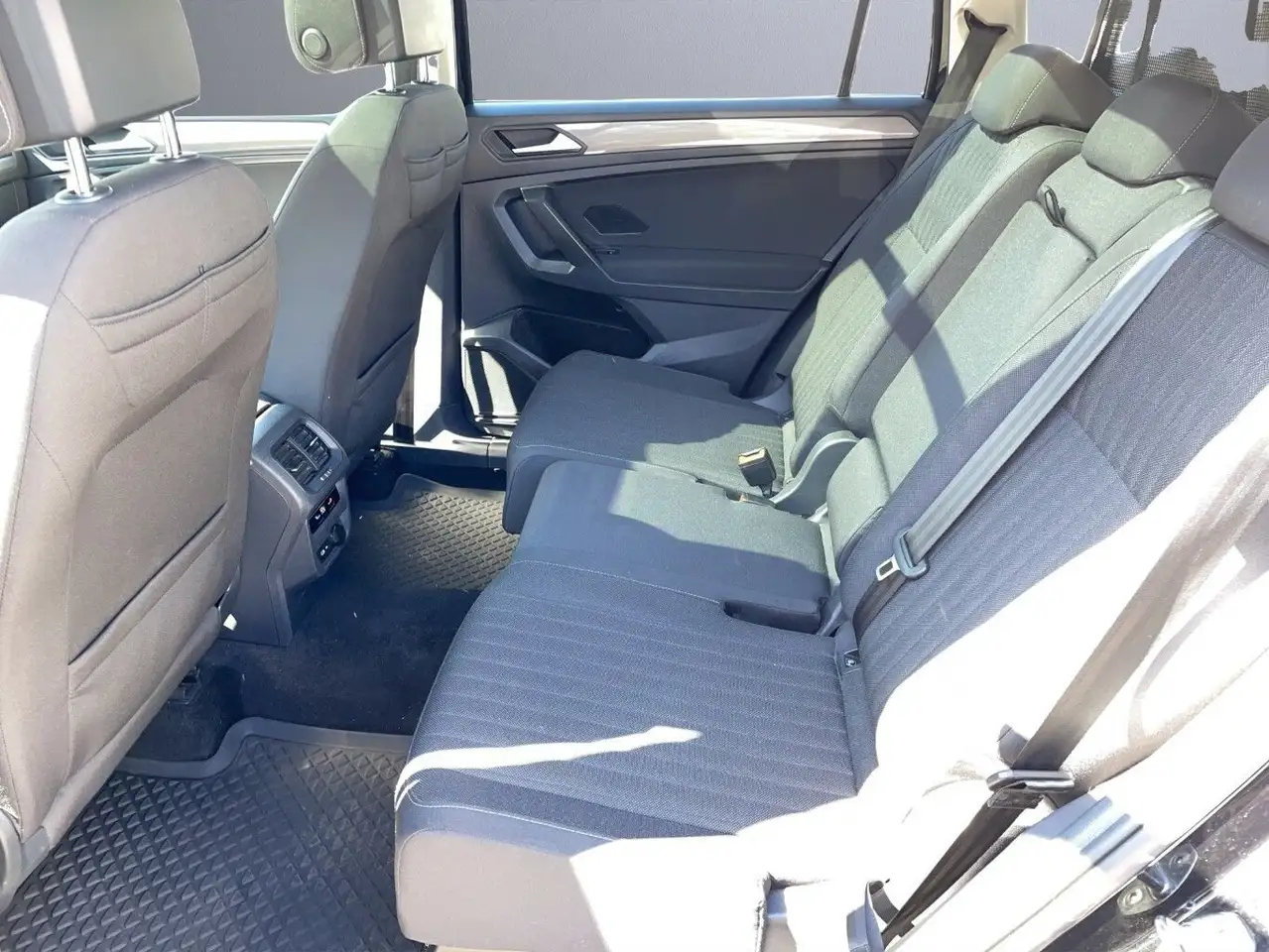 Volkswagen Tiguan Allspace Life 2.0 TDI DSG AHZV Pano Kamer 9