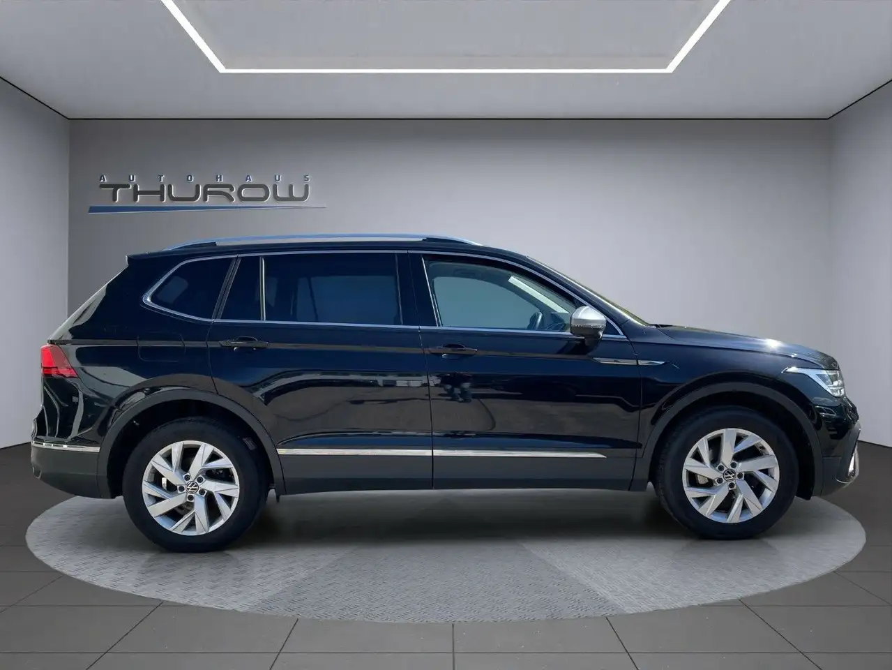 Volkswagen Tiguan Allspace Life 2.0 TDI DSG AHZV Pano Kamer 6