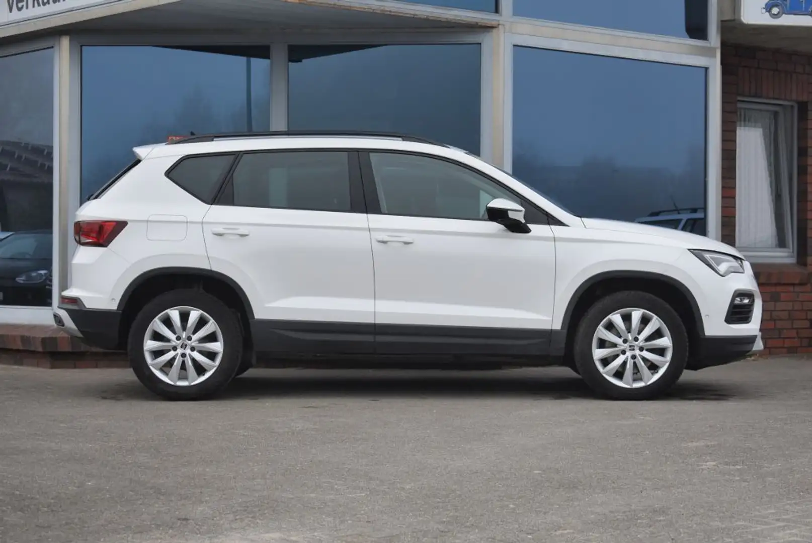 SEAT Ateca 2.0 TDI Style LED-Scheinwerfer NavivAlu Sitzheizun Weiß - 2