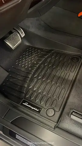 Lamborghini Urus view 8