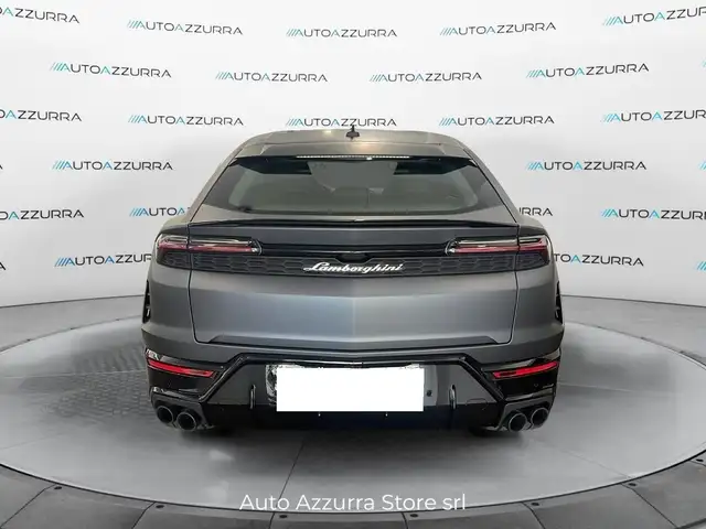 Lamborghini Urus view 4